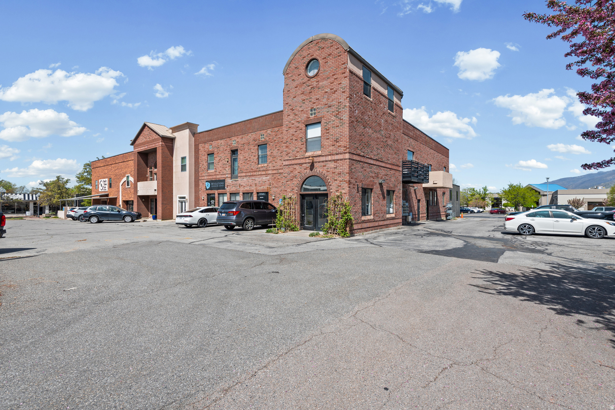 LAKEWOODS CONDO - Residential