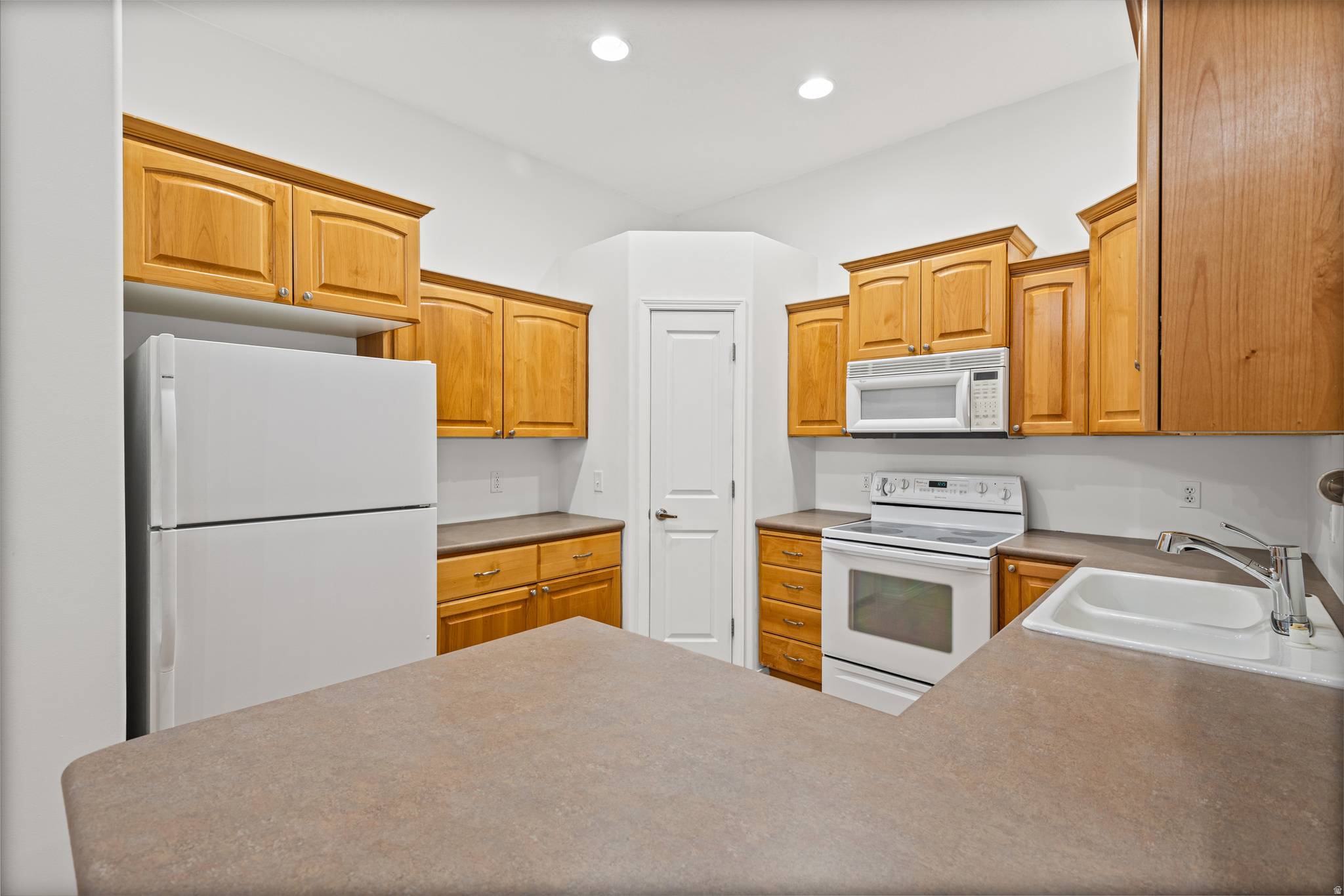 LAKEWOODS CONDO - Residential