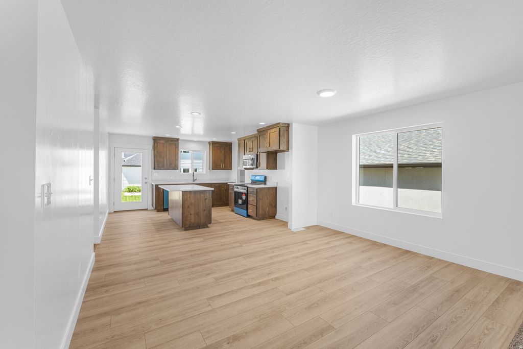 Photo of 1498 S WINDSONG DR #258, Santaquin, UT 84655 (MLS # 2128194)