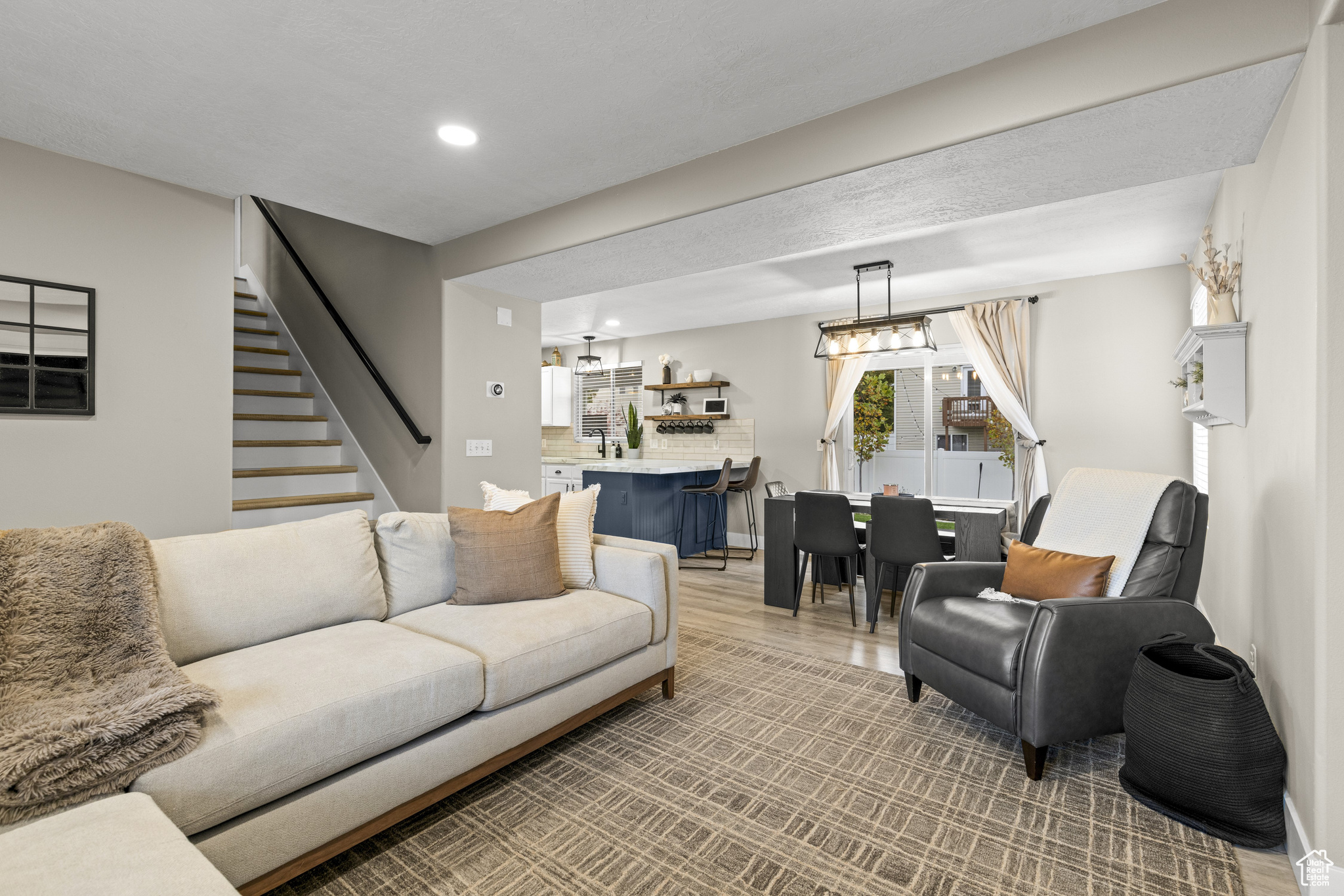 PICKET LANE - Residential