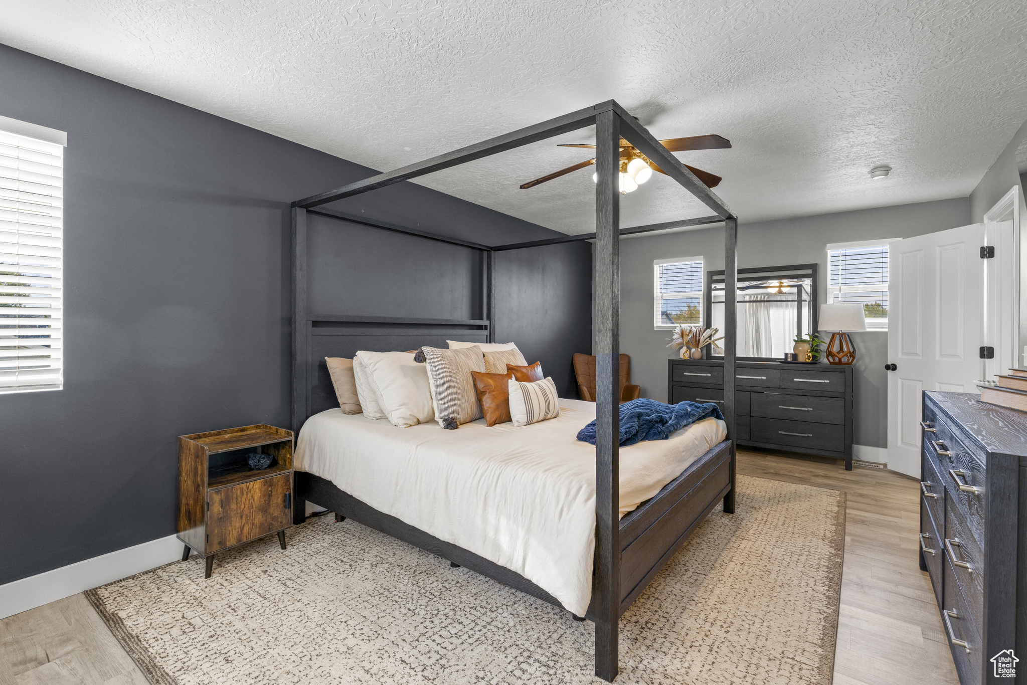 PICKET LANE - Residential