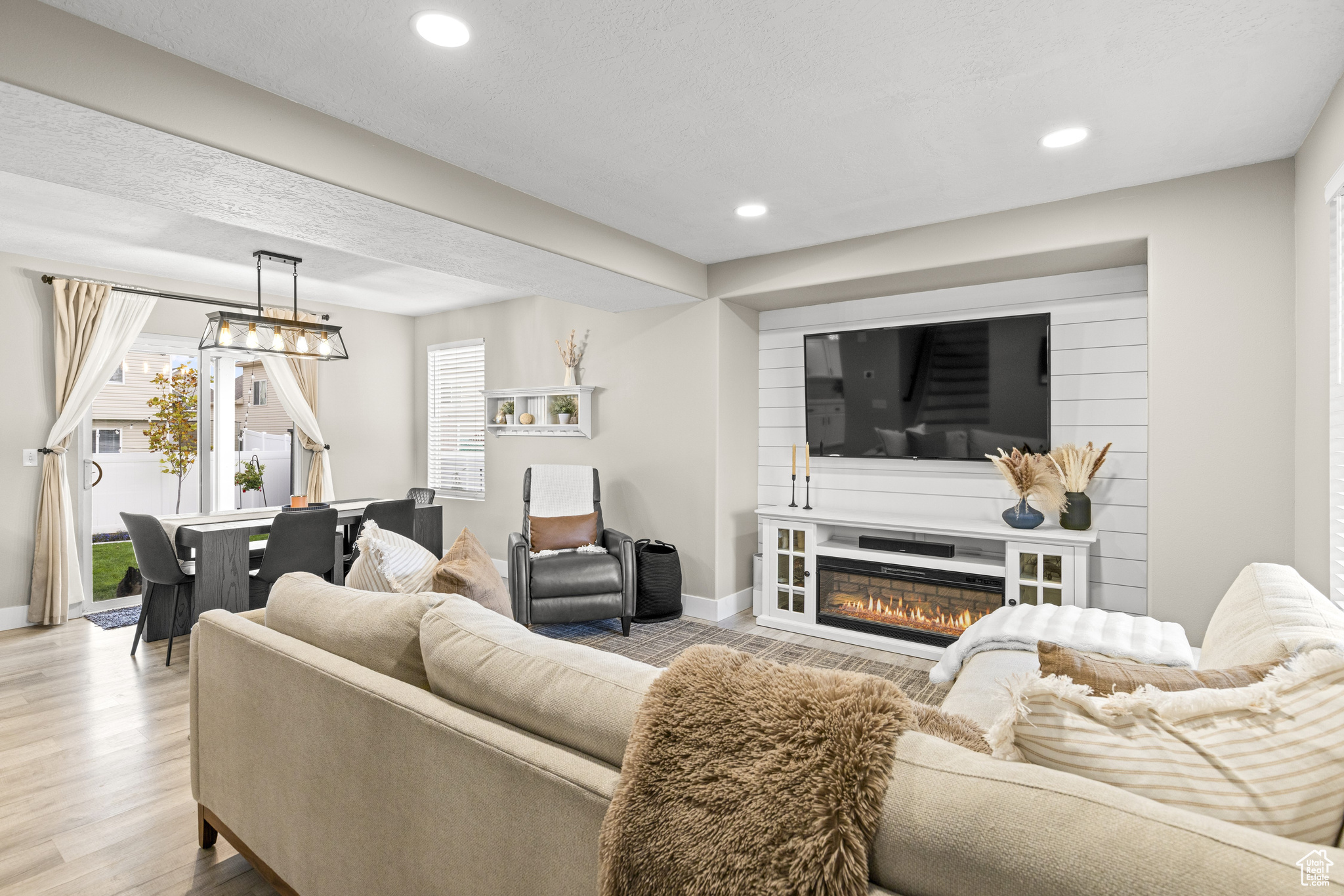 PICKET LANE - Residential