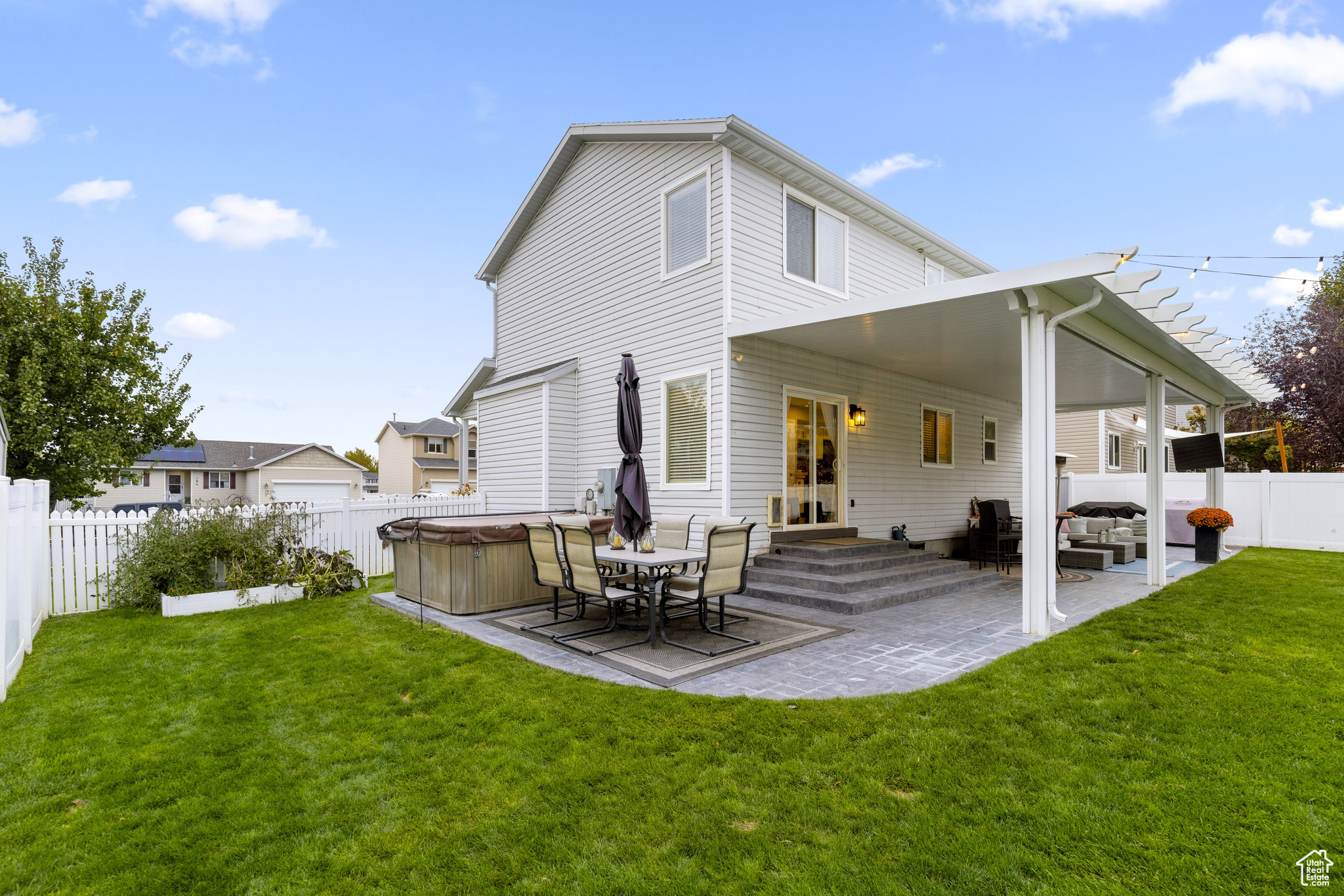 PICKET LANE - Residential