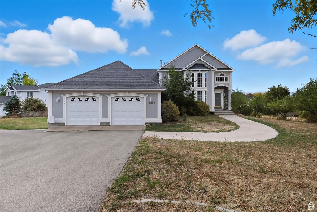 Photo of 2887 N VIEWCREST CIR E, North Logan, UT 84341 (MLS # 2117215)