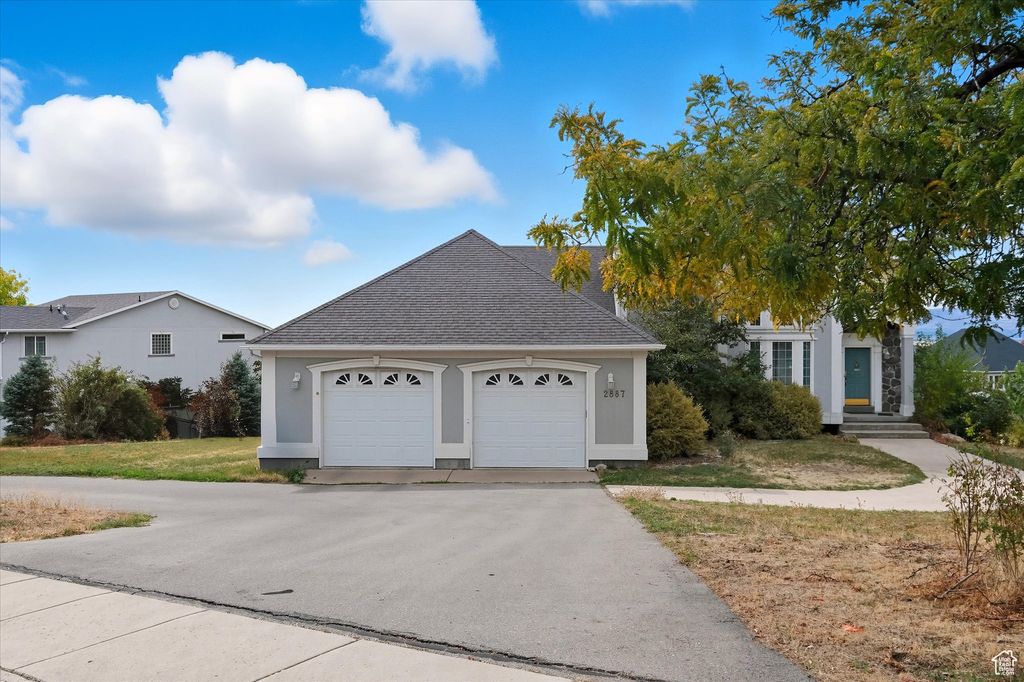 Photo of 2887 N VIEWCREST CIR E, North Logan, UT 84341 (MLS # 2117215)