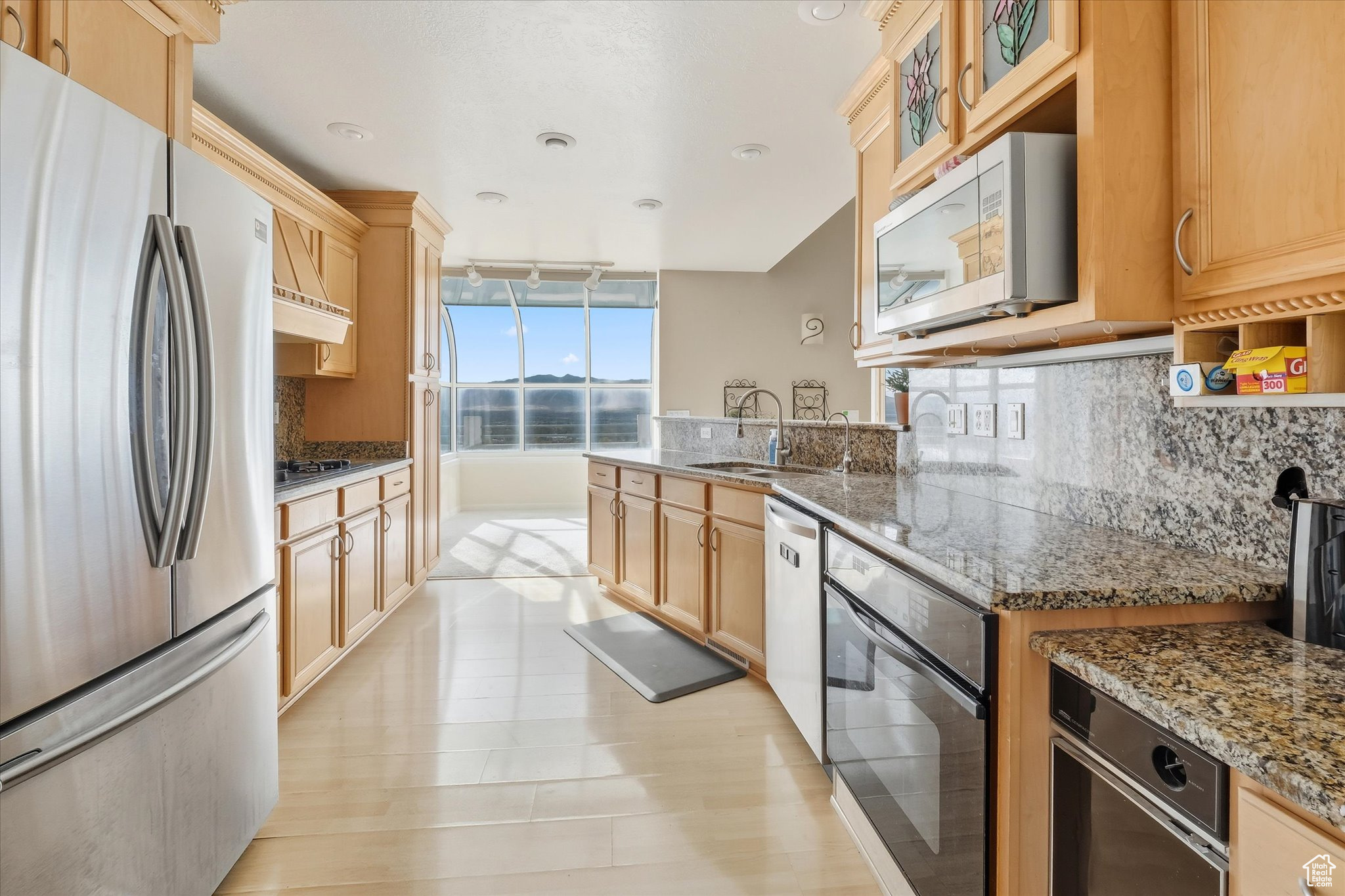 CANYON RIDGE II - Residential