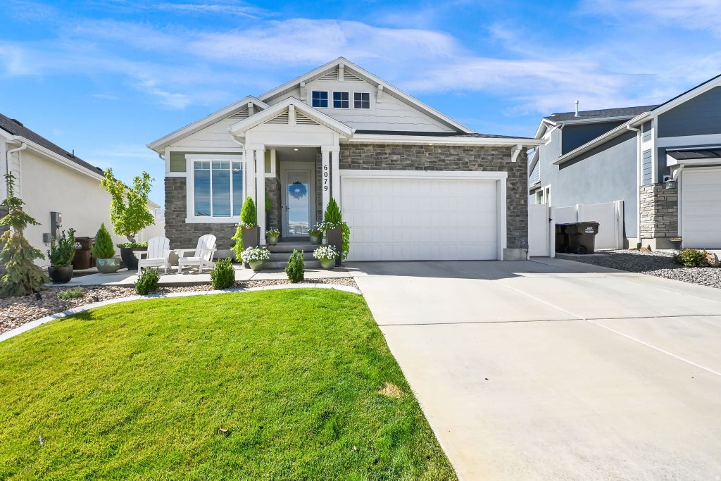 Photo of 6079 W TETON VILLAGE DR, Herriman, UT 84096 (MLS # 2186752)