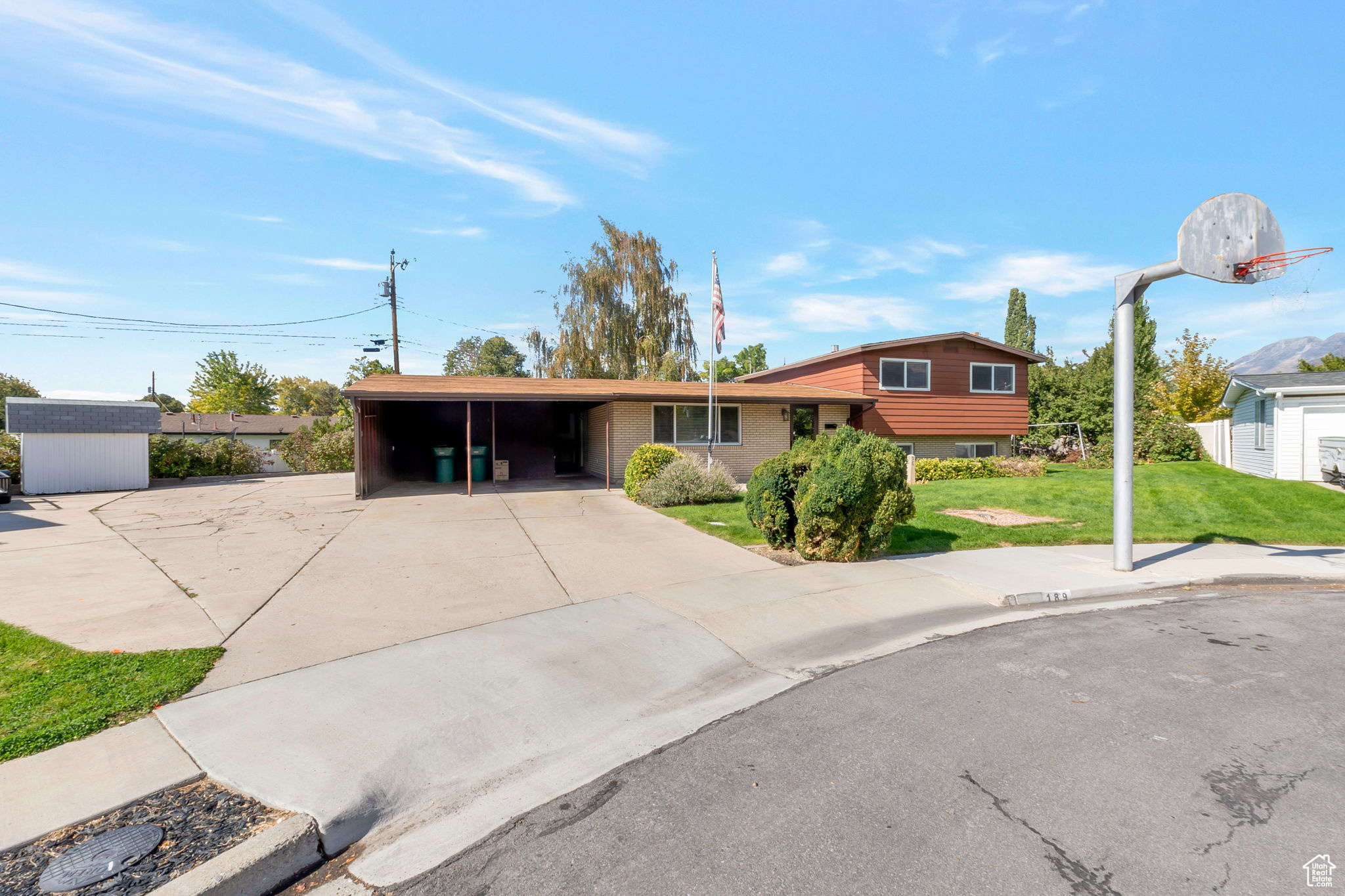 ROCKY MANOR - Residential