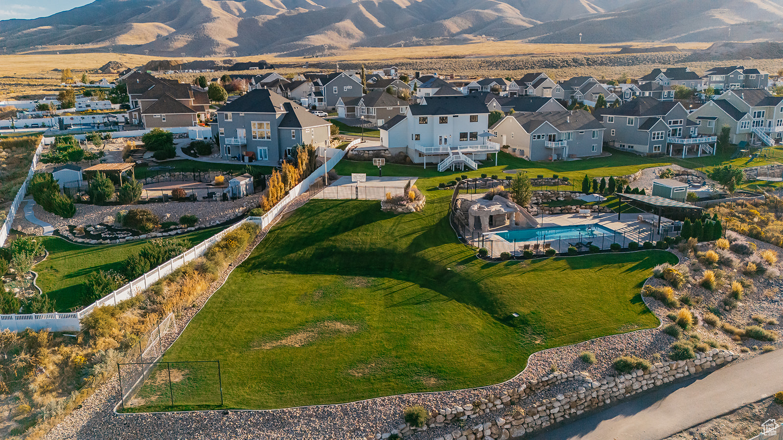 LANDROCK ESTATES - Residential