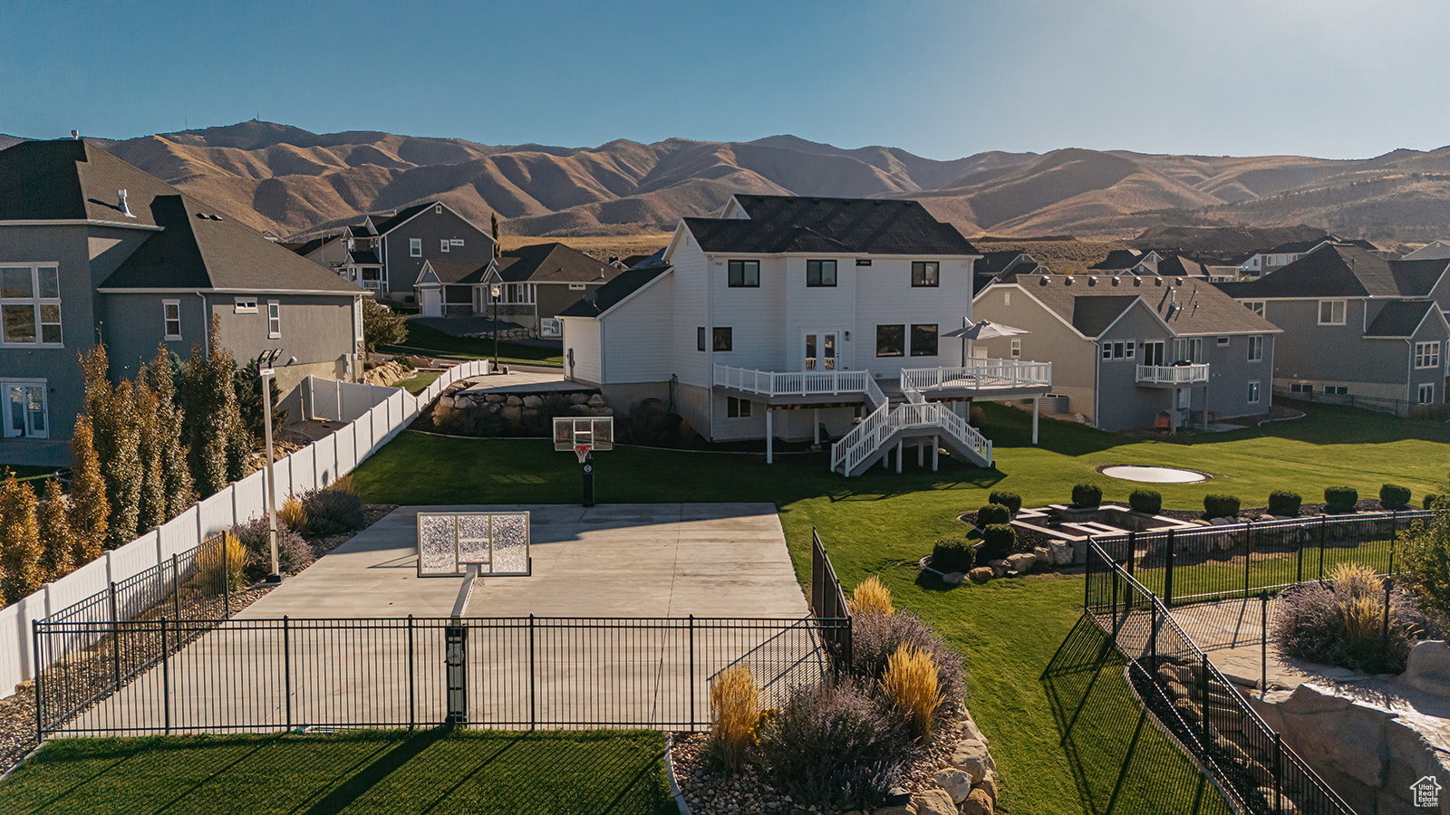 LANDROCK ESTATES - Residential