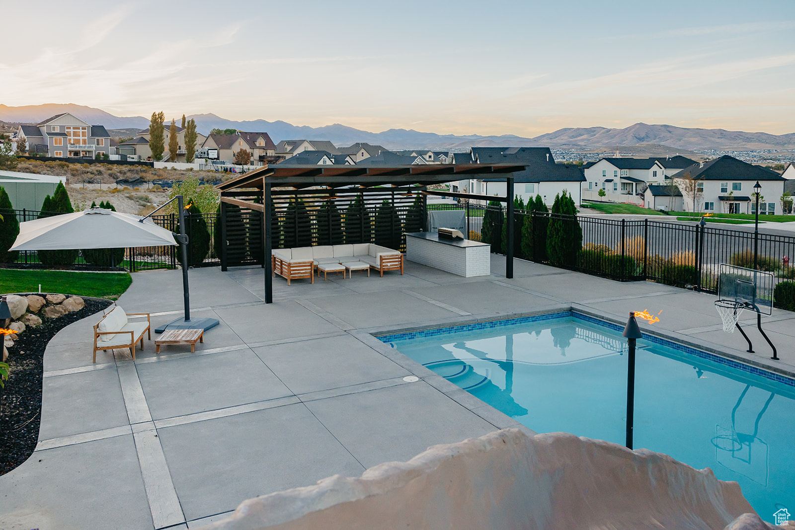 LANDROCK ESTATES - Residential