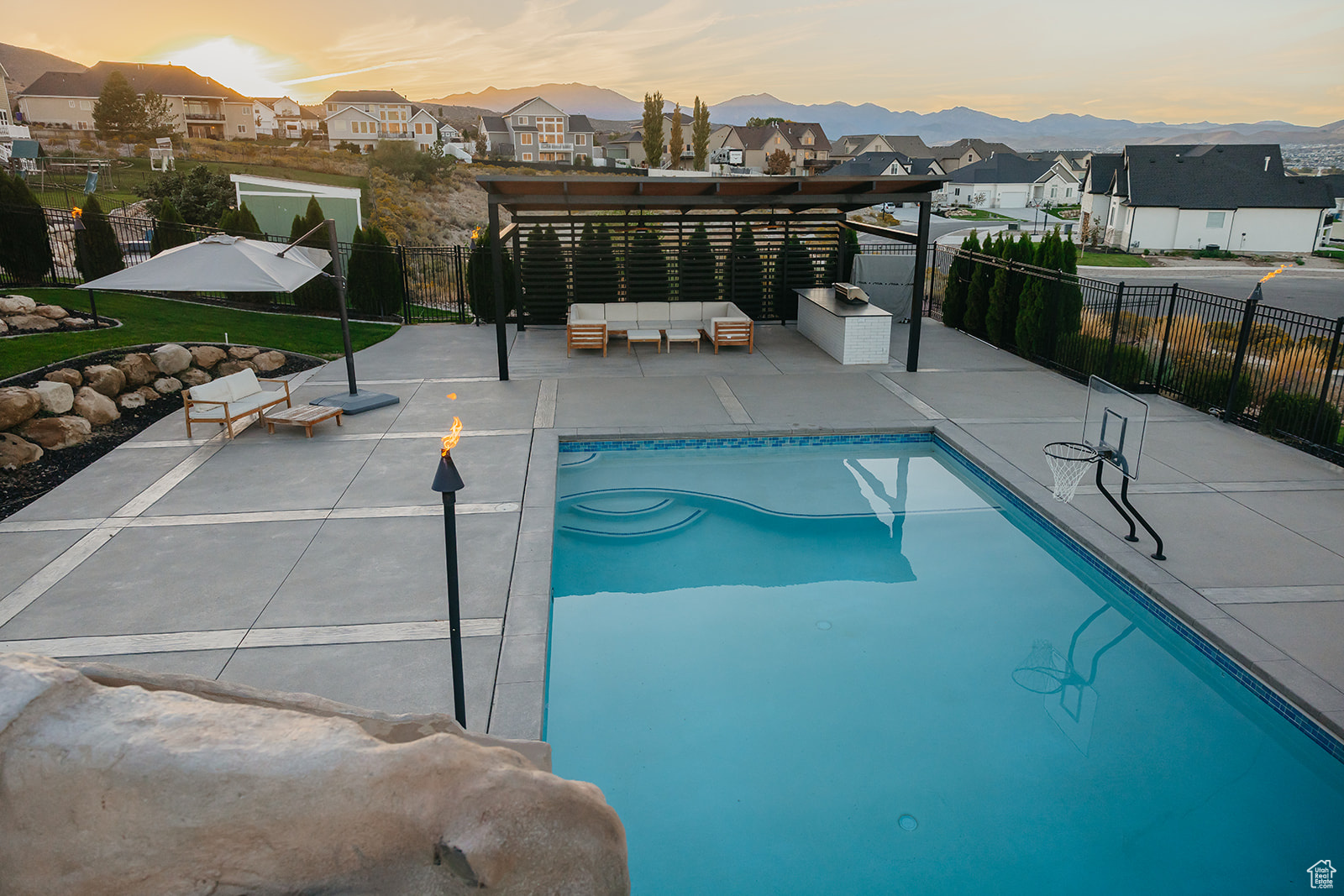 LANDROCK ESTATES - Residential