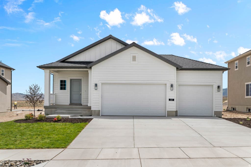 Photo of 527 W WILLIAMS LN, Grantsville, UT 84029 (MLS # 2176244)