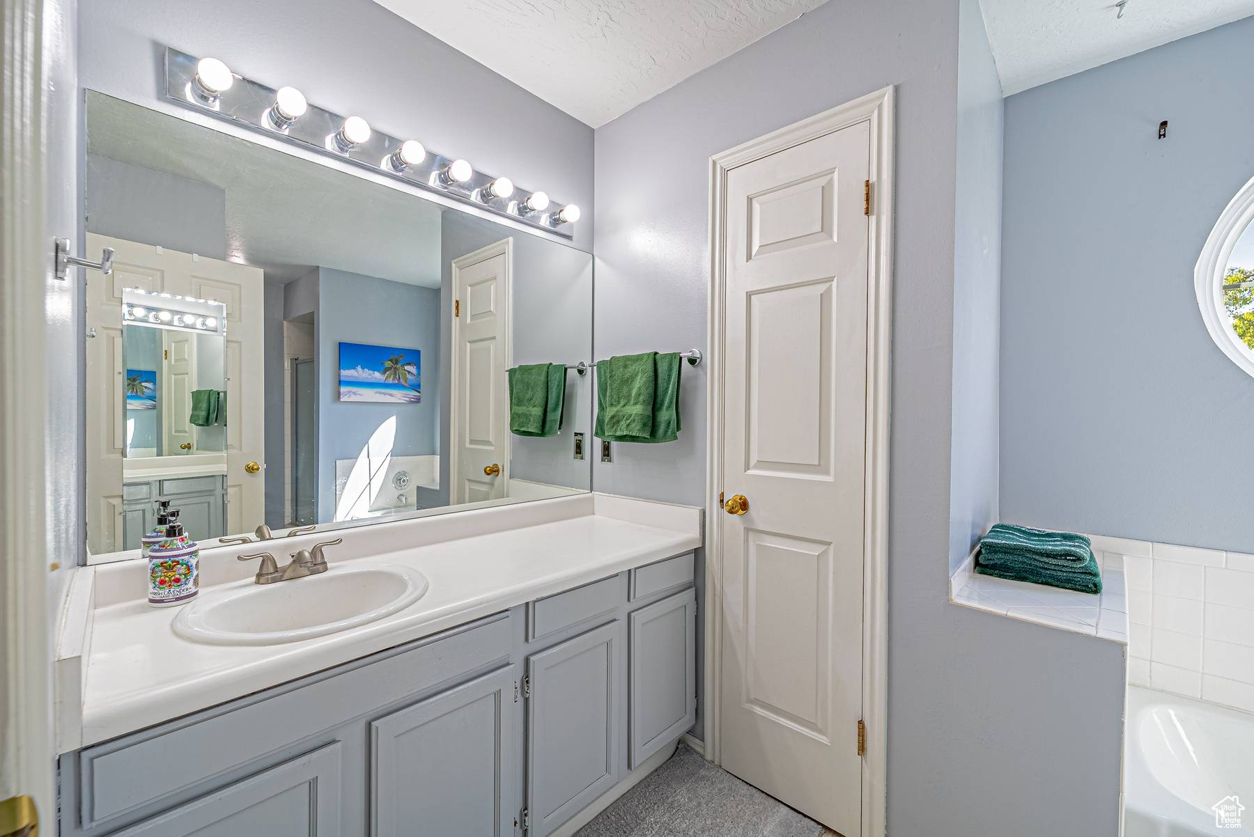 27TH ST. CONDOMINIUM - Residential