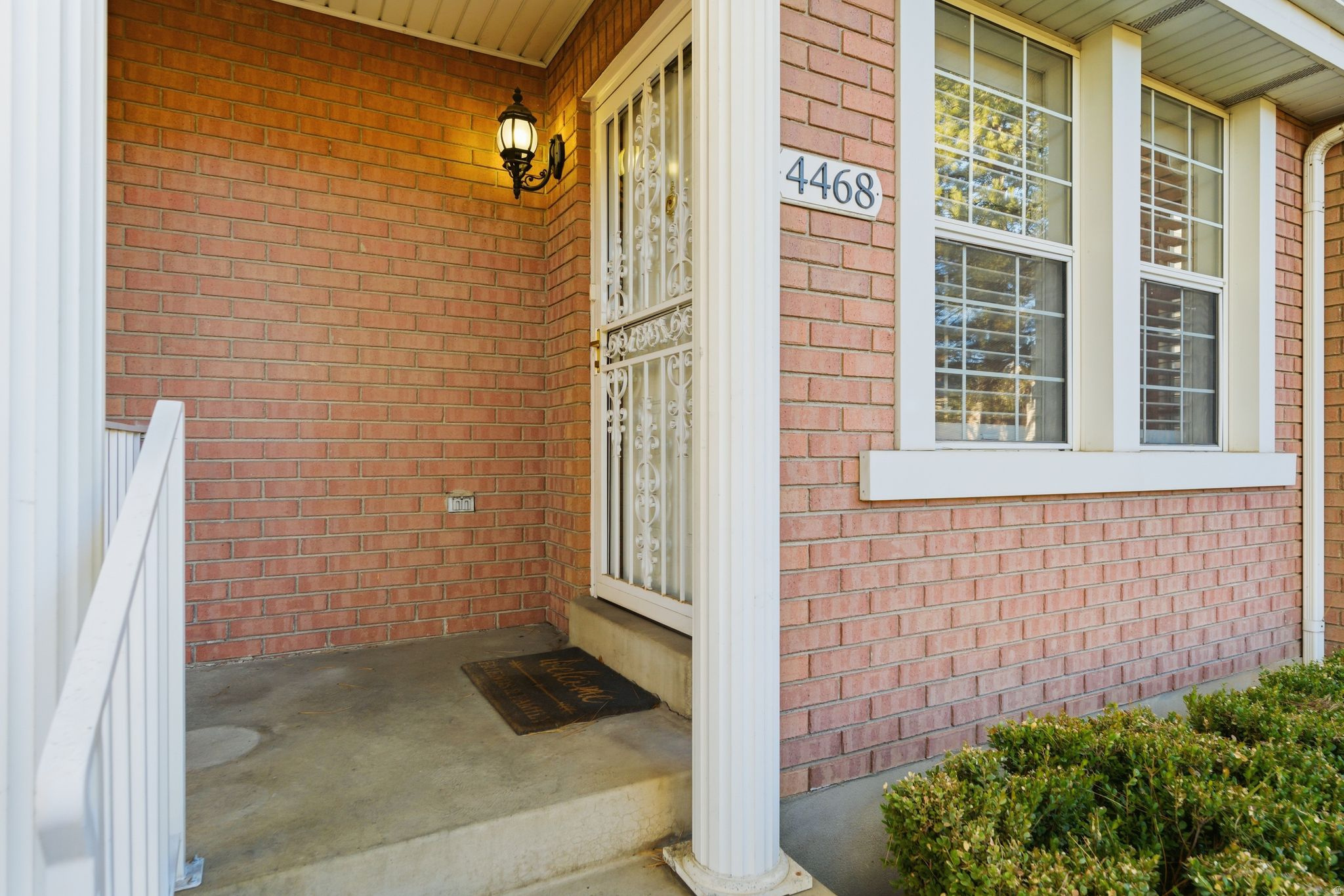 COUNTRY CORNER CONDO - Residential