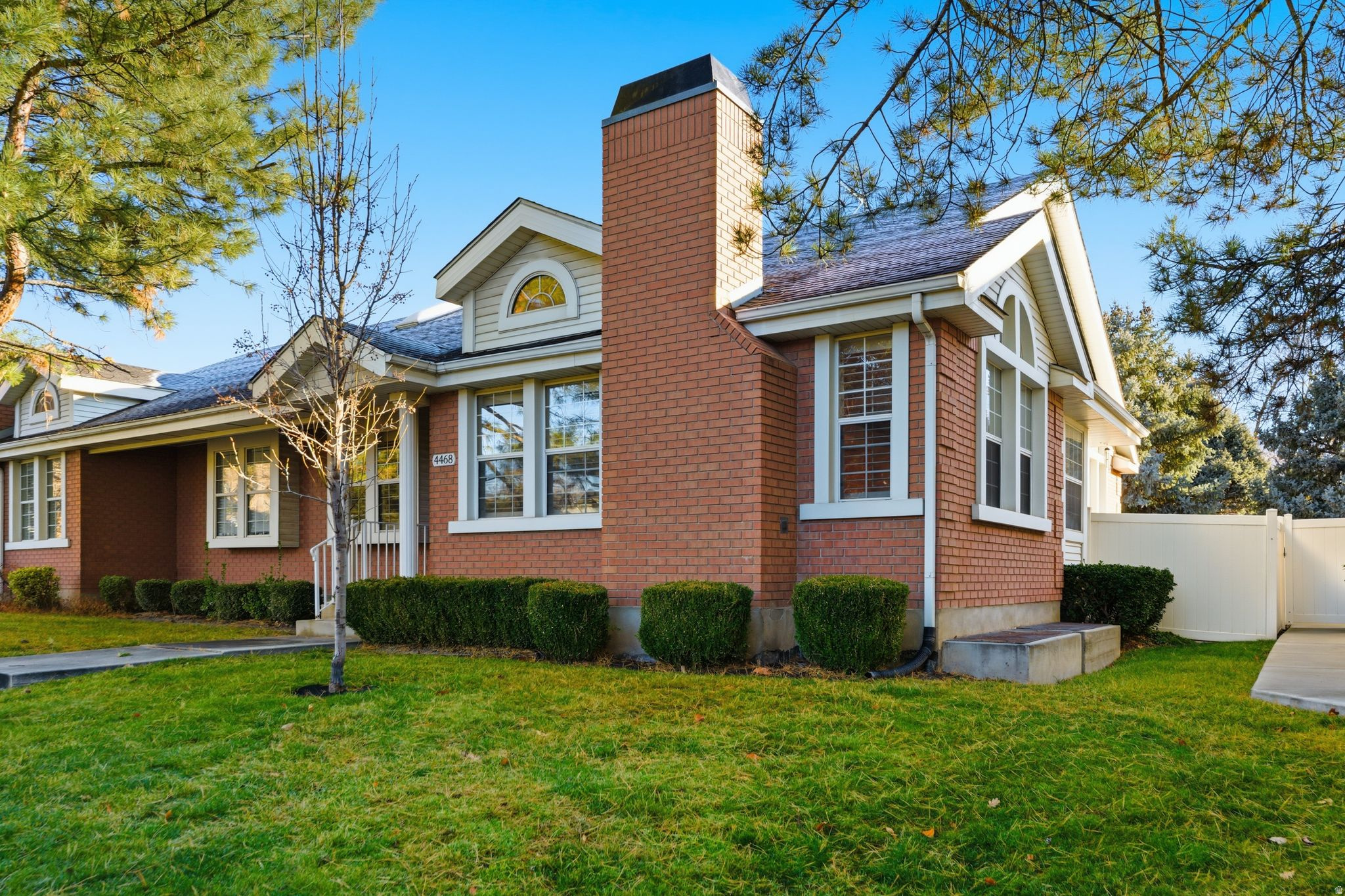 COUNTRY CORNER CONDO - Residential