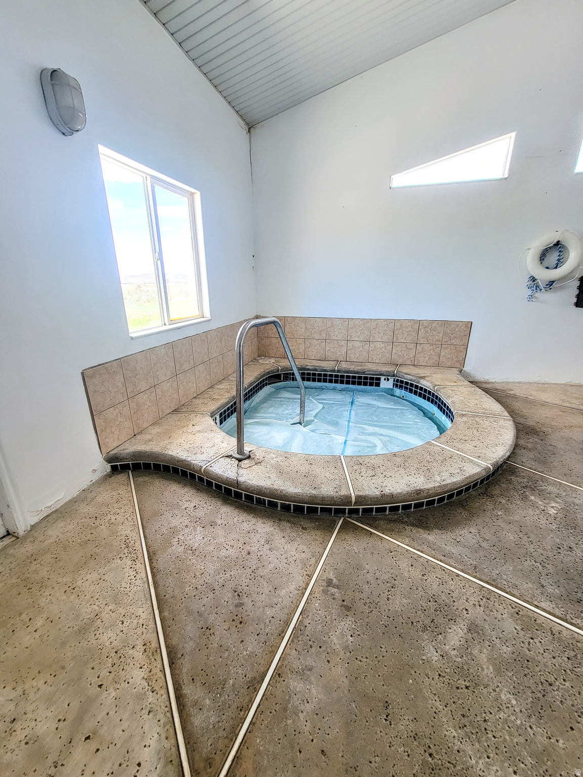 EAGLE ROCK - Residential