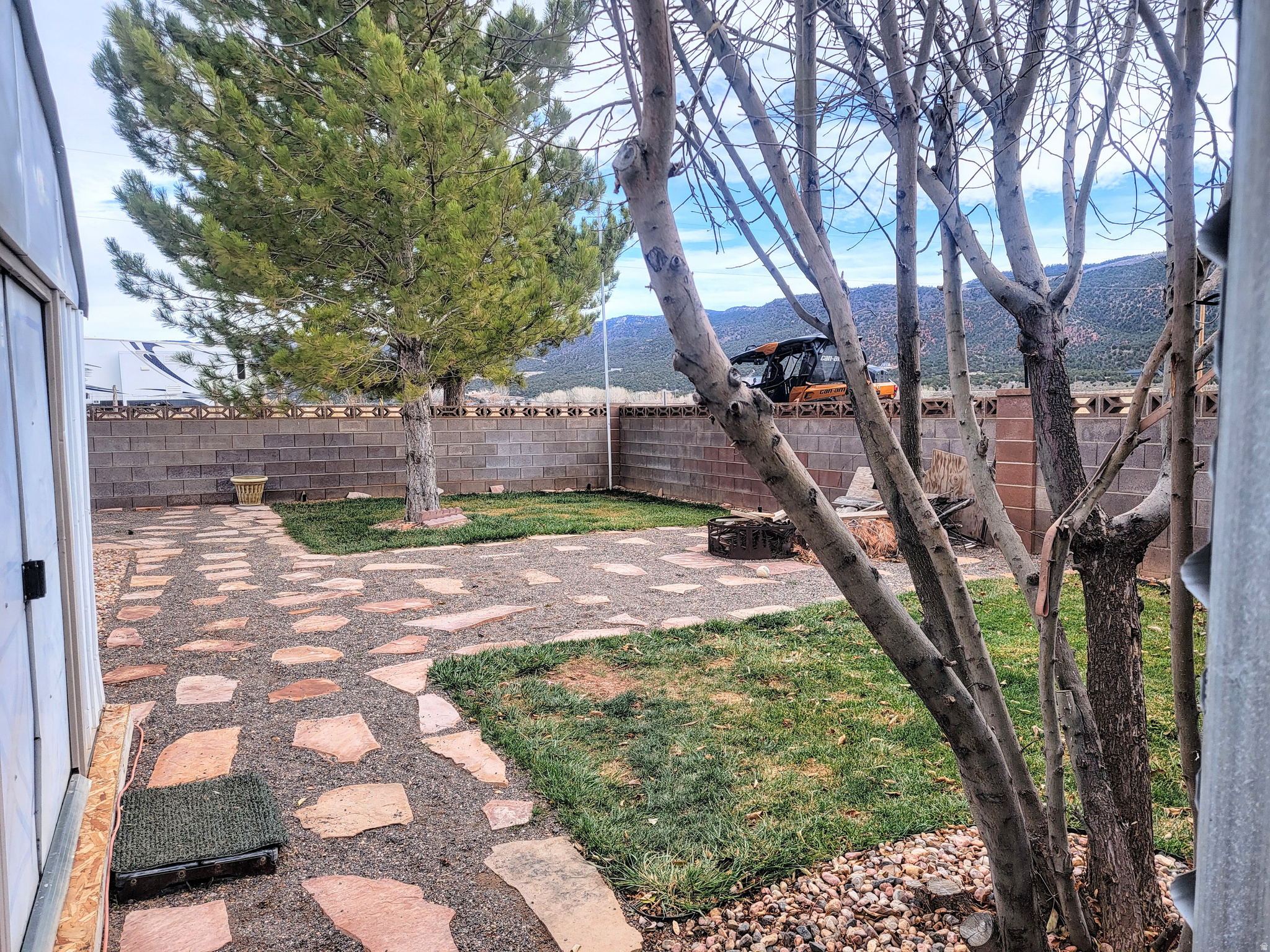 EAGLE ROCK - Residential