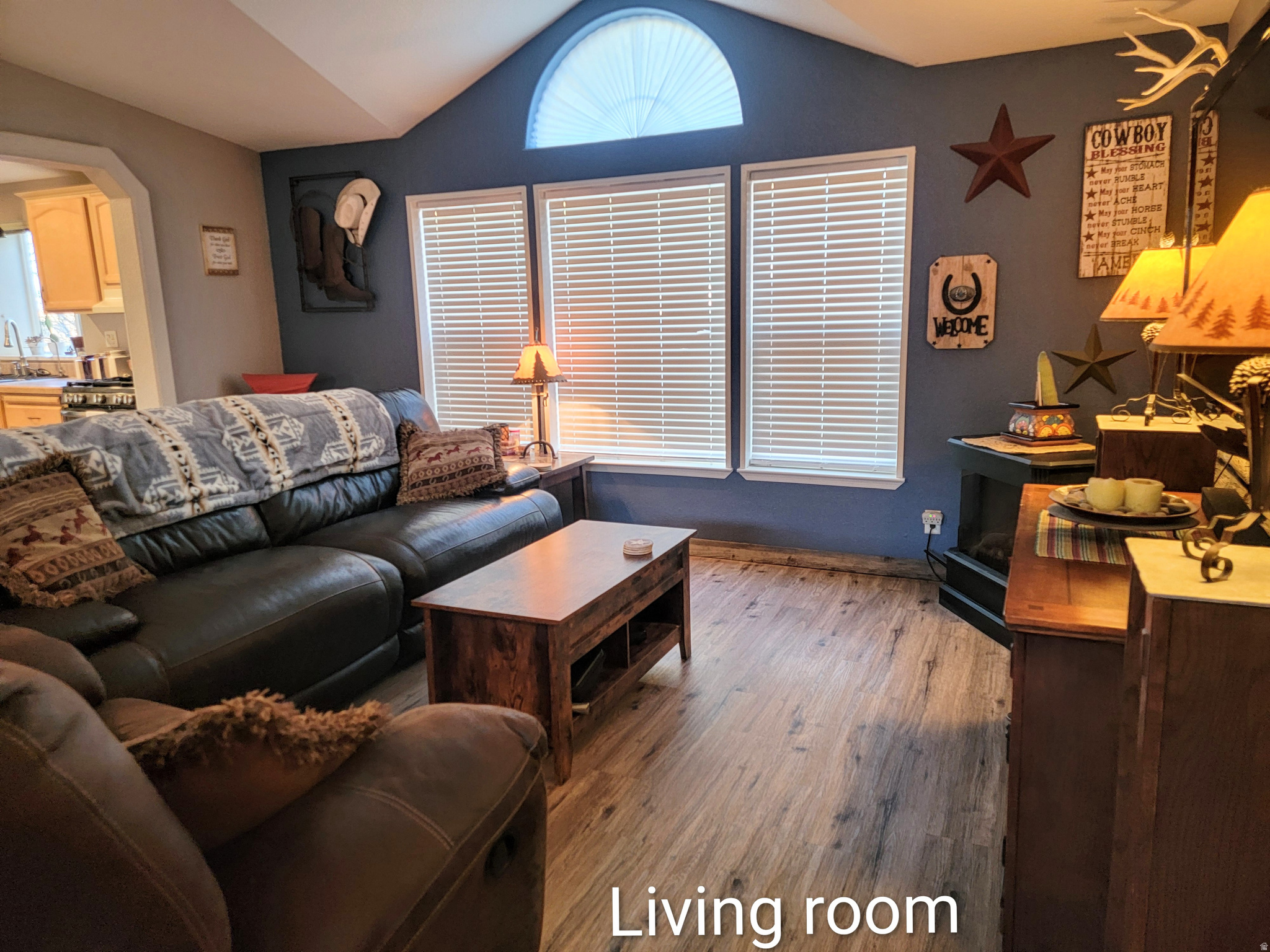 EAGLE ROCK - Residential