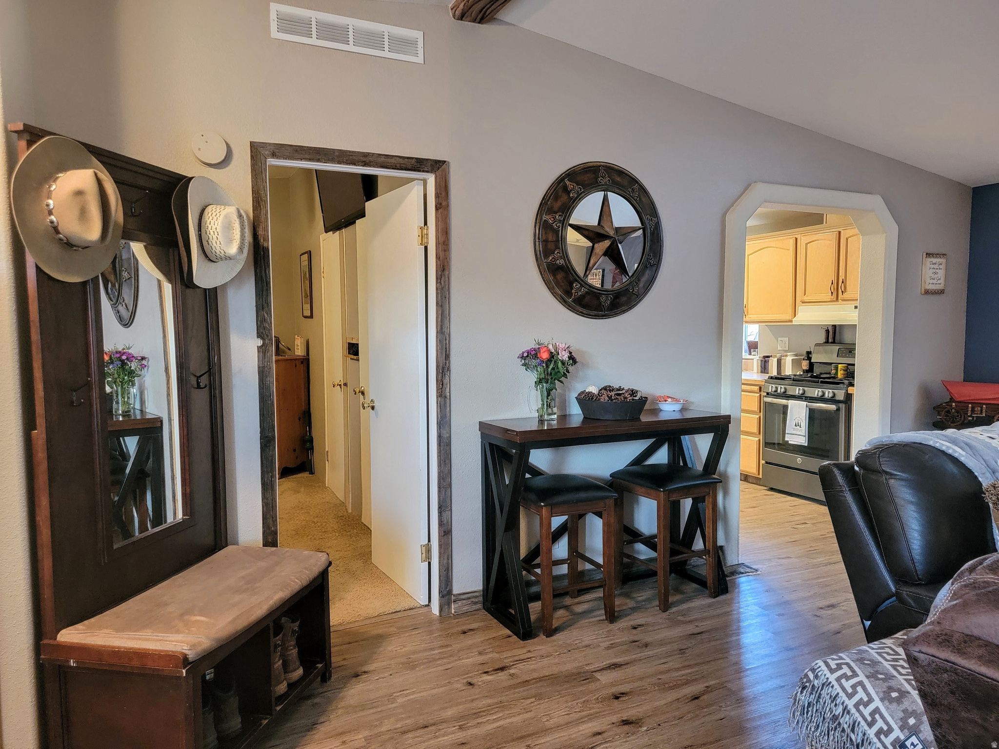 EAGLE ROCK - Residential