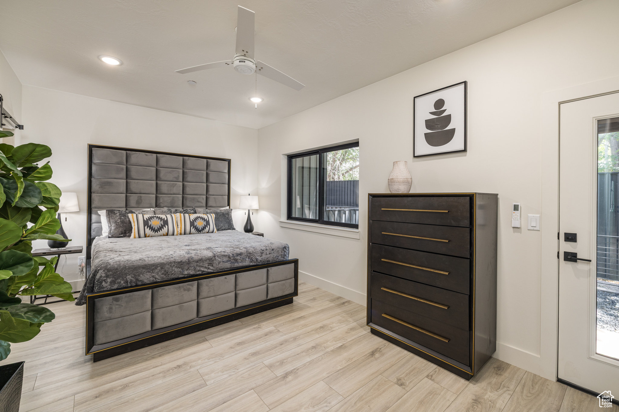 COTTONWOOD CONDOS - Residential