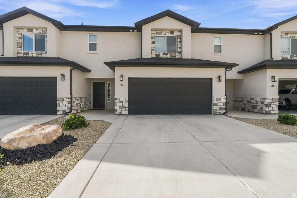 Photo of 668 E FIDDLERS COVE DR #35, Cedar City, UT 84721 (MLS # 2181251)