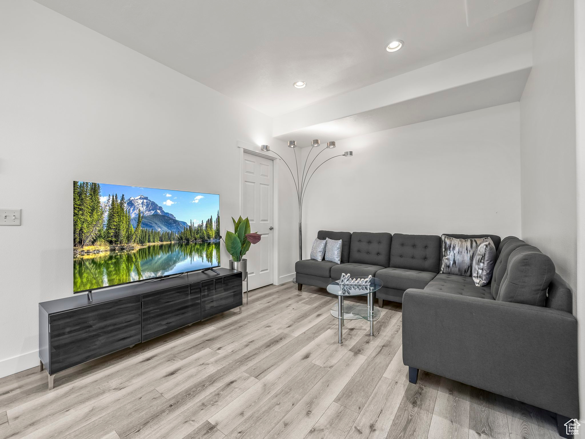 NORTH POINTE - Residential