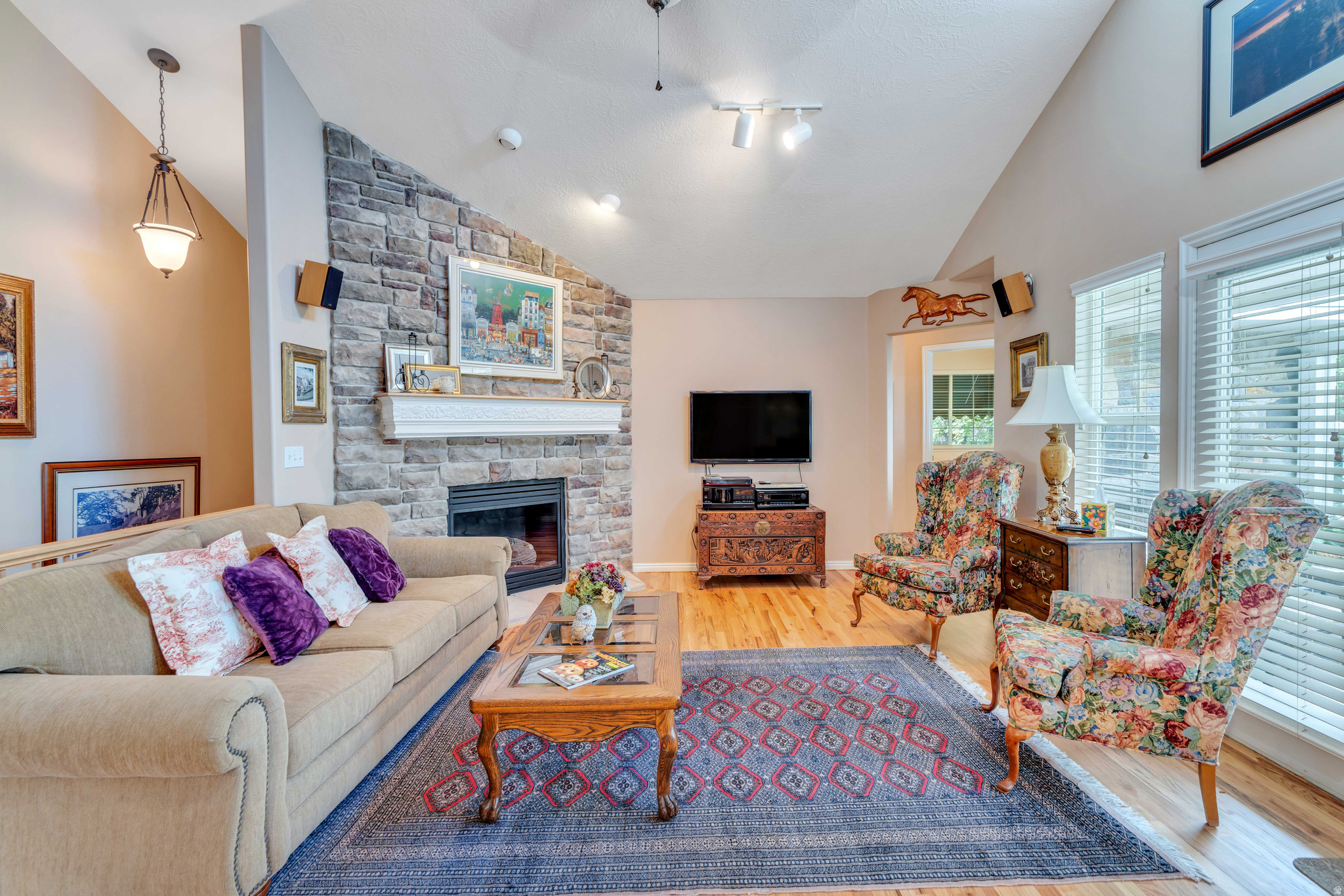 ALPINE COUNTRY - Residential