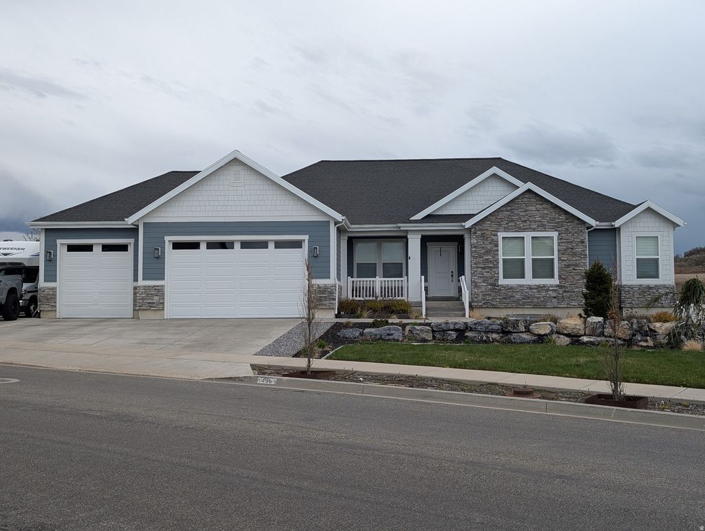 Photo of 14961 S AUBURN SKY DR, Draper, UT 84020 (MLS # 2150502)