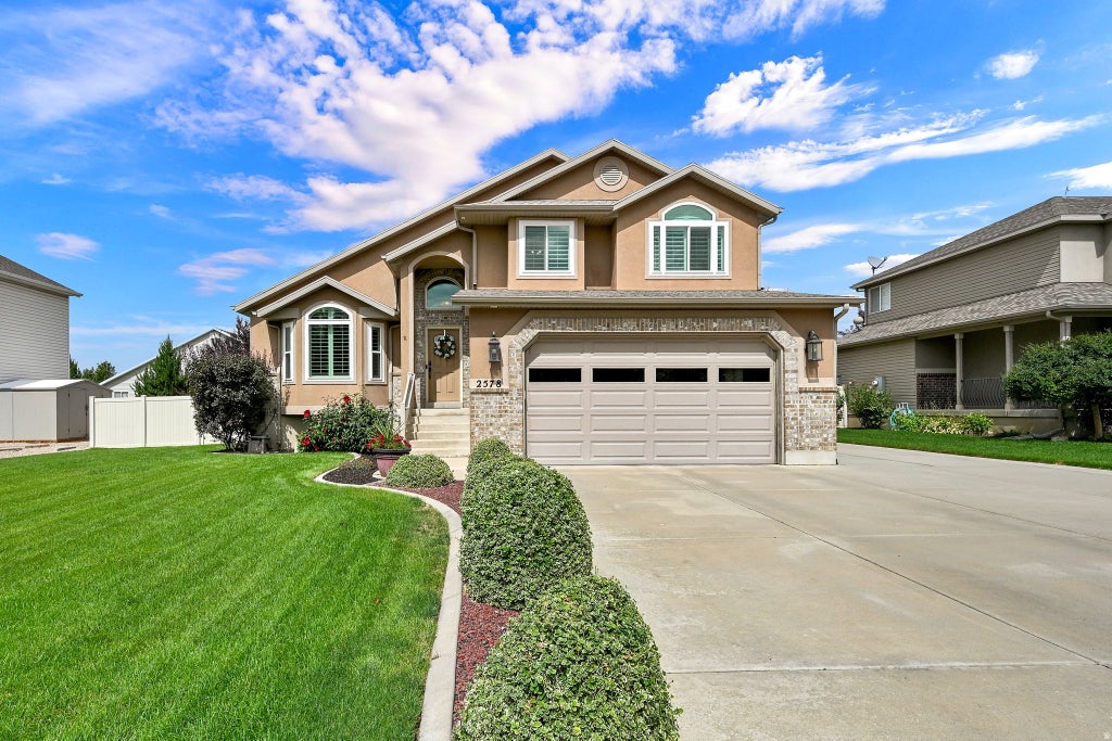 Photo of 2578 W 1890 N, Clinton, UT 84015 (MLS # 2183628)
