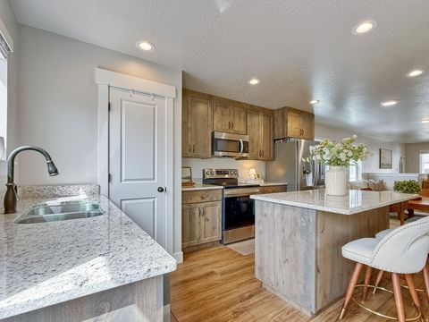 Tiny photo for 3848 S SAGE WOOD AVE, Mapleton, UT 84664 (MLS # 2153968)