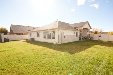 Tiny photo for 2983 S 1765 W, Syracuse, UT 84075 (MLS # 2120853)