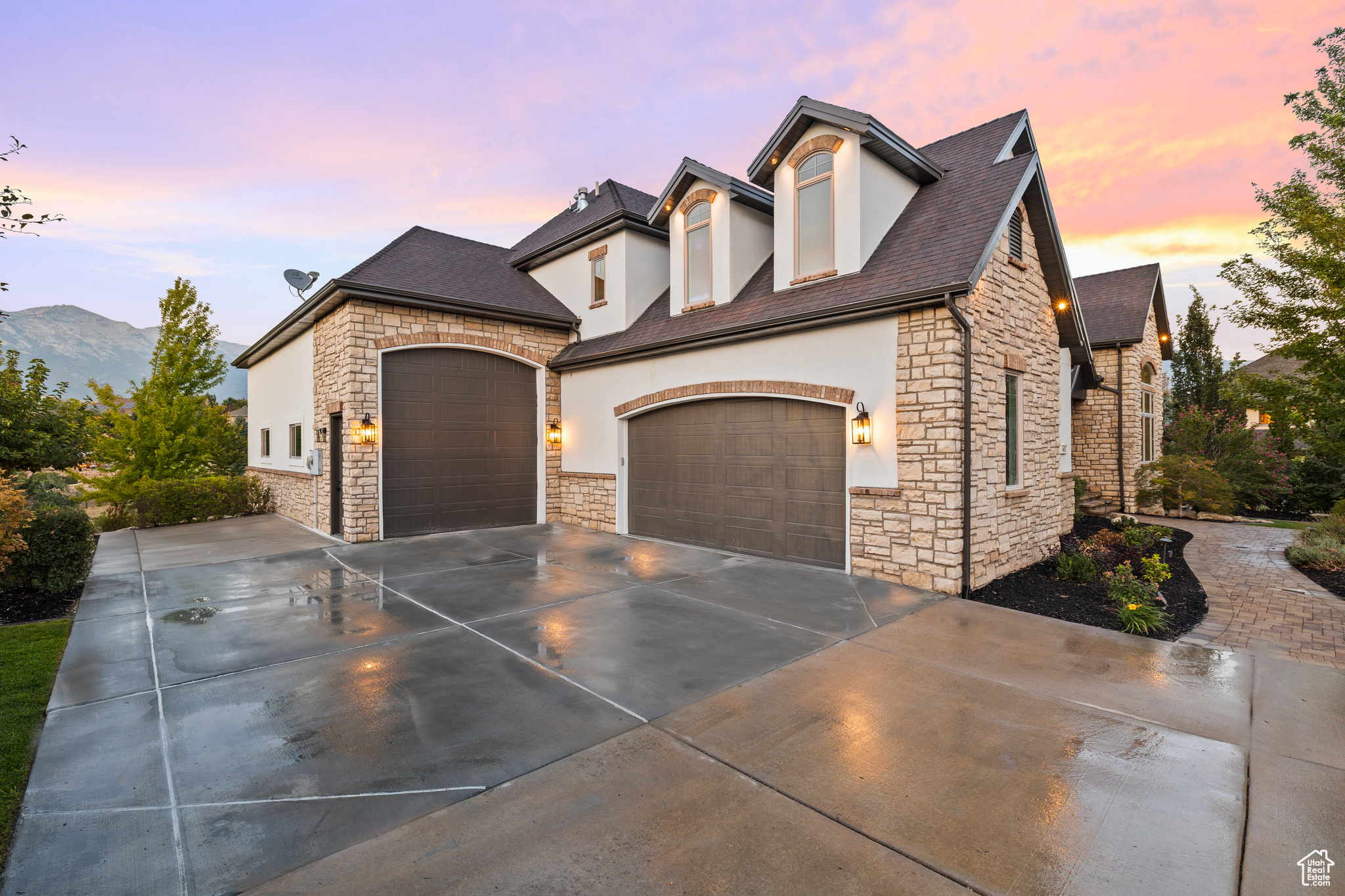 COUNTRY FRENCH ESTATES - Residential