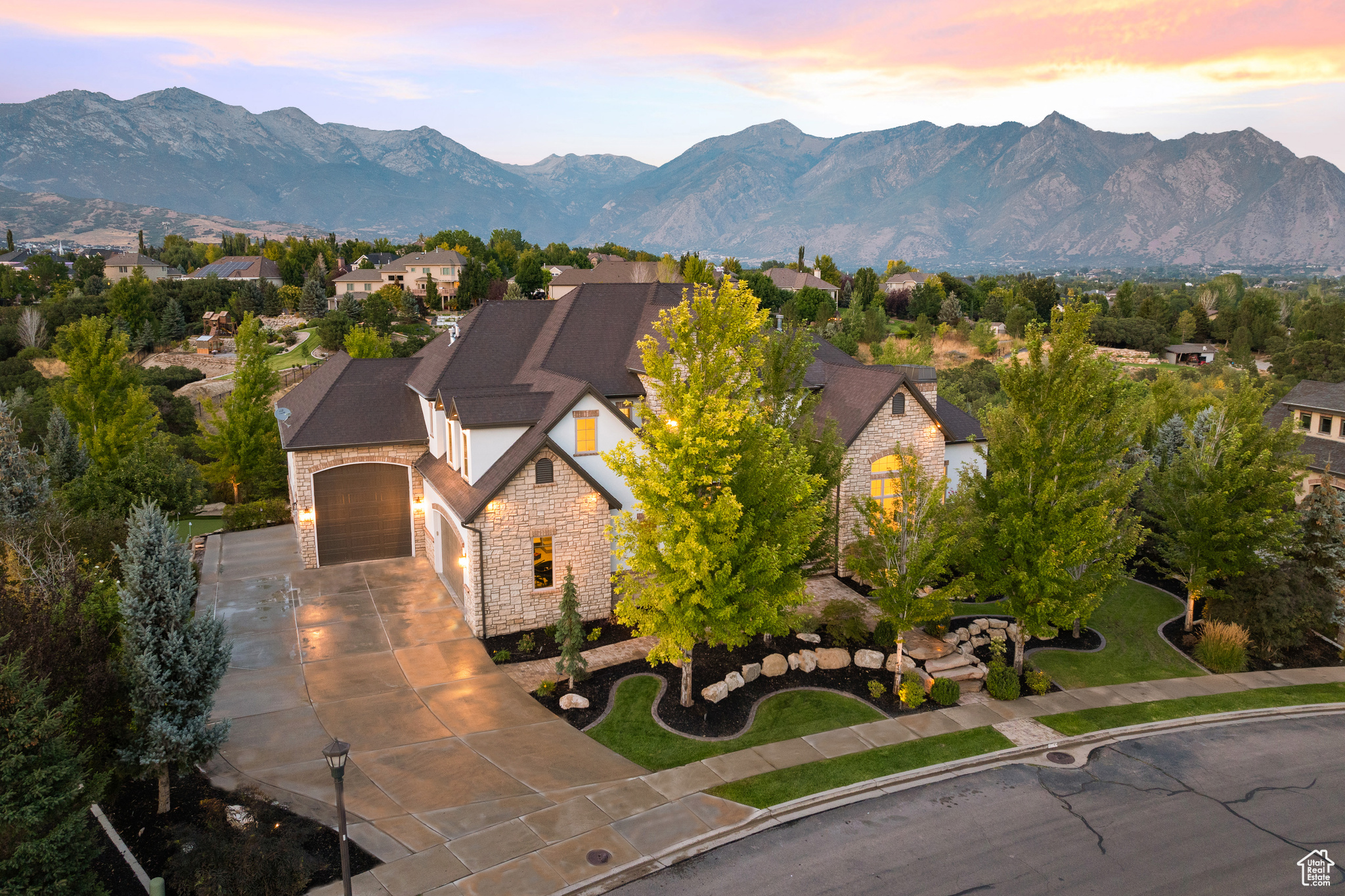 COUNTRY FRENCH ESTATES - Residential