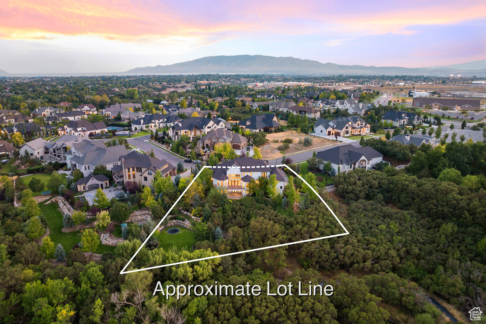 COUNTRY FRENCH ESTATES - Residential