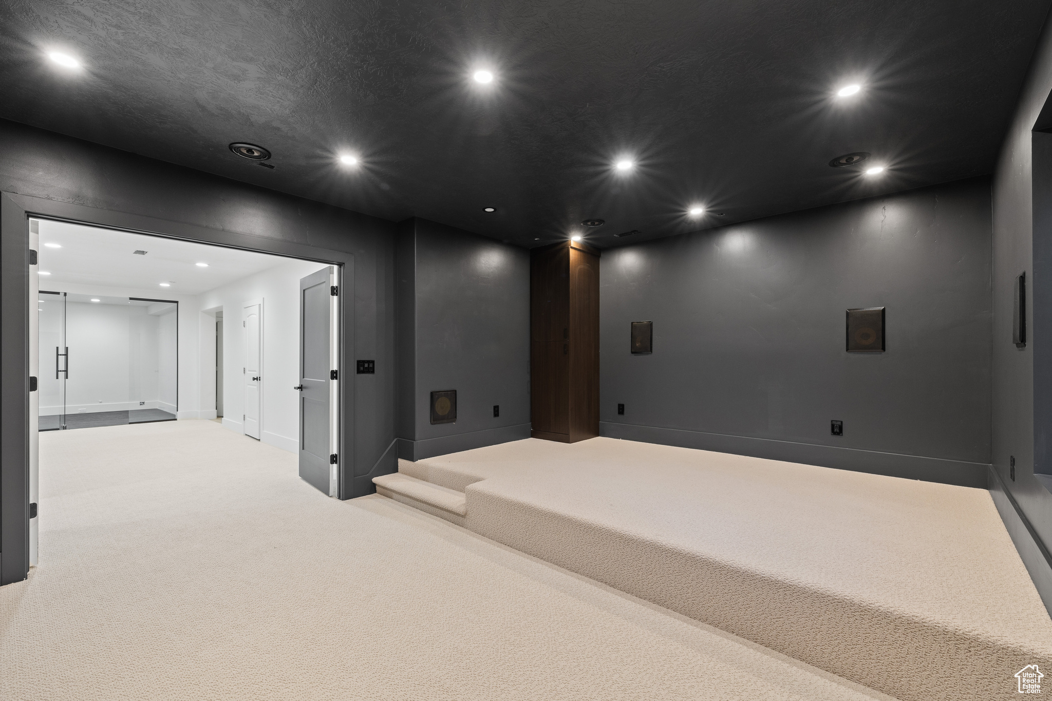 COUNTRY FRENCH ESTATES - Residential