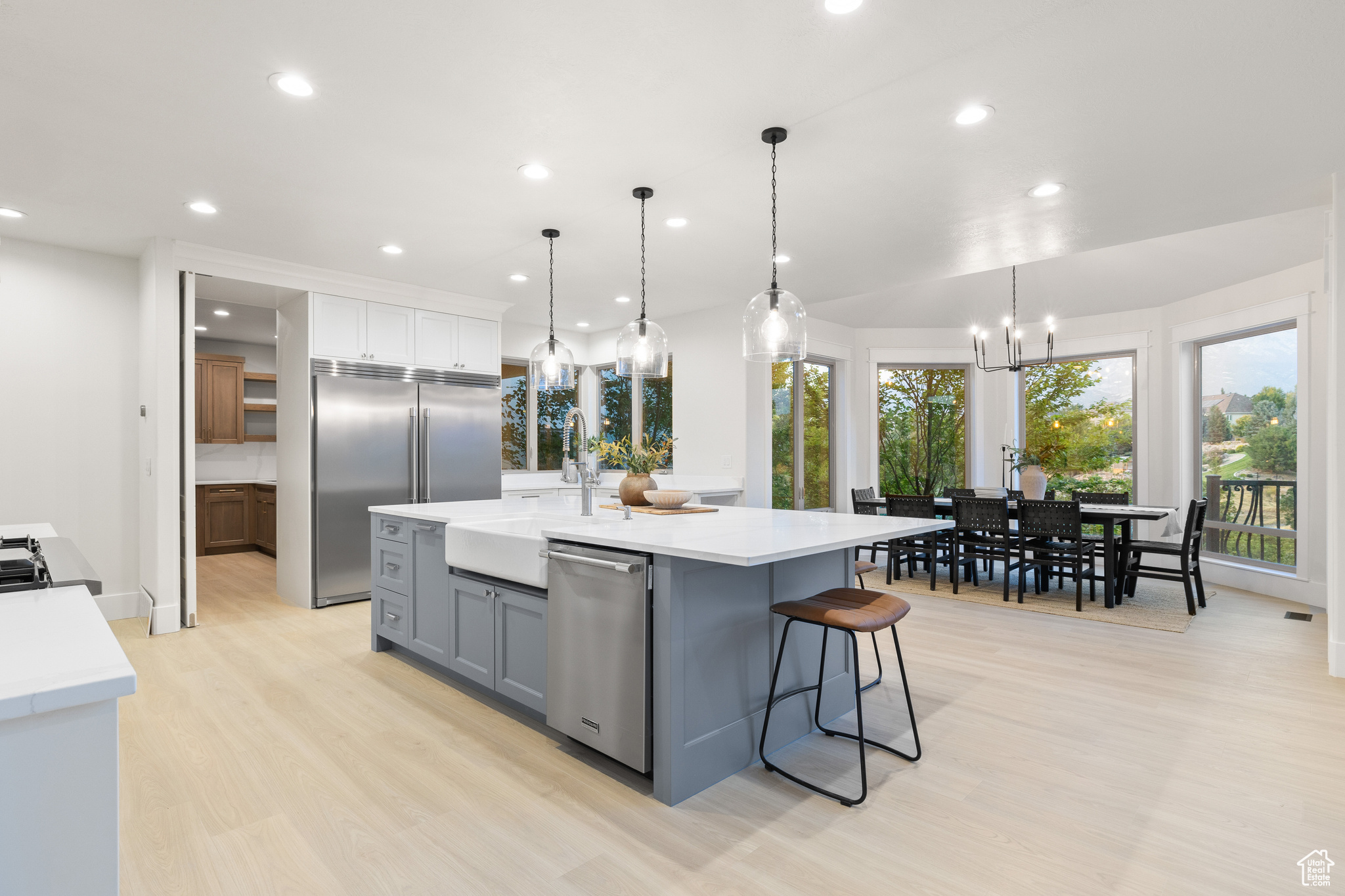 COUNTRY FRENCH ESTATES - Residential