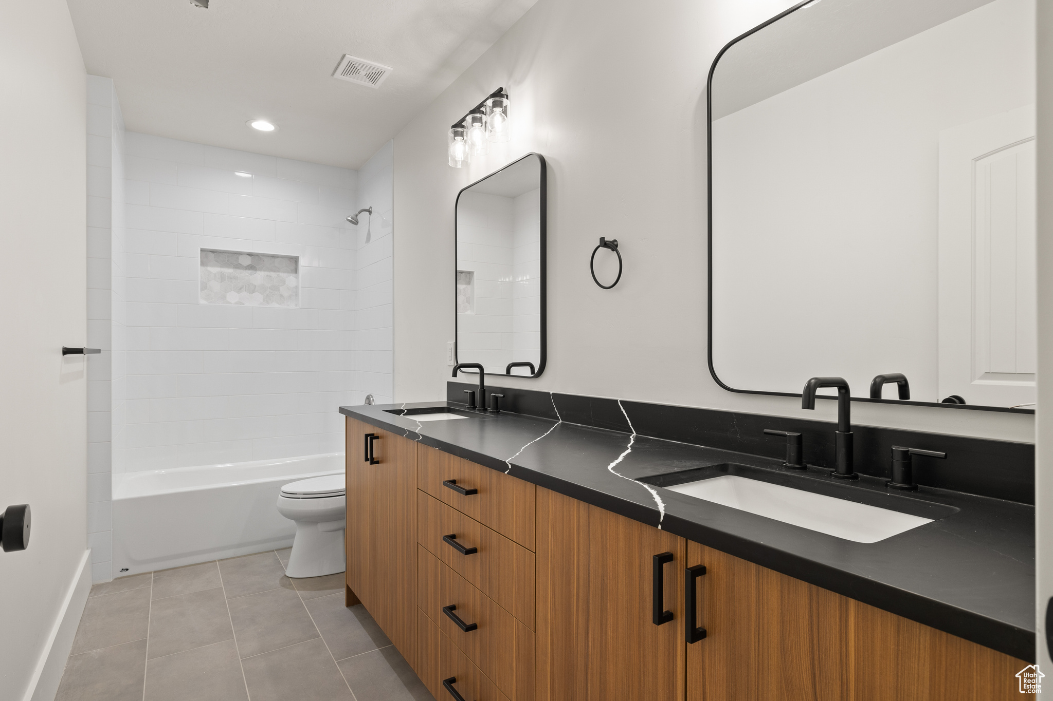 COUNTRY FRENCH ESTATES - Residential