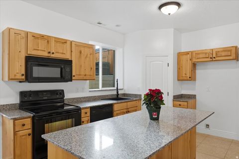 Tiny photo for 512 E RIDGE DR, Alpine, UT 84004 (MLS # 2126602)