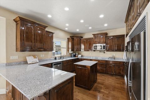 Tiny photo for 512 E RIDGE DR, Alpine, UT 84004 (MLS # 2126602)