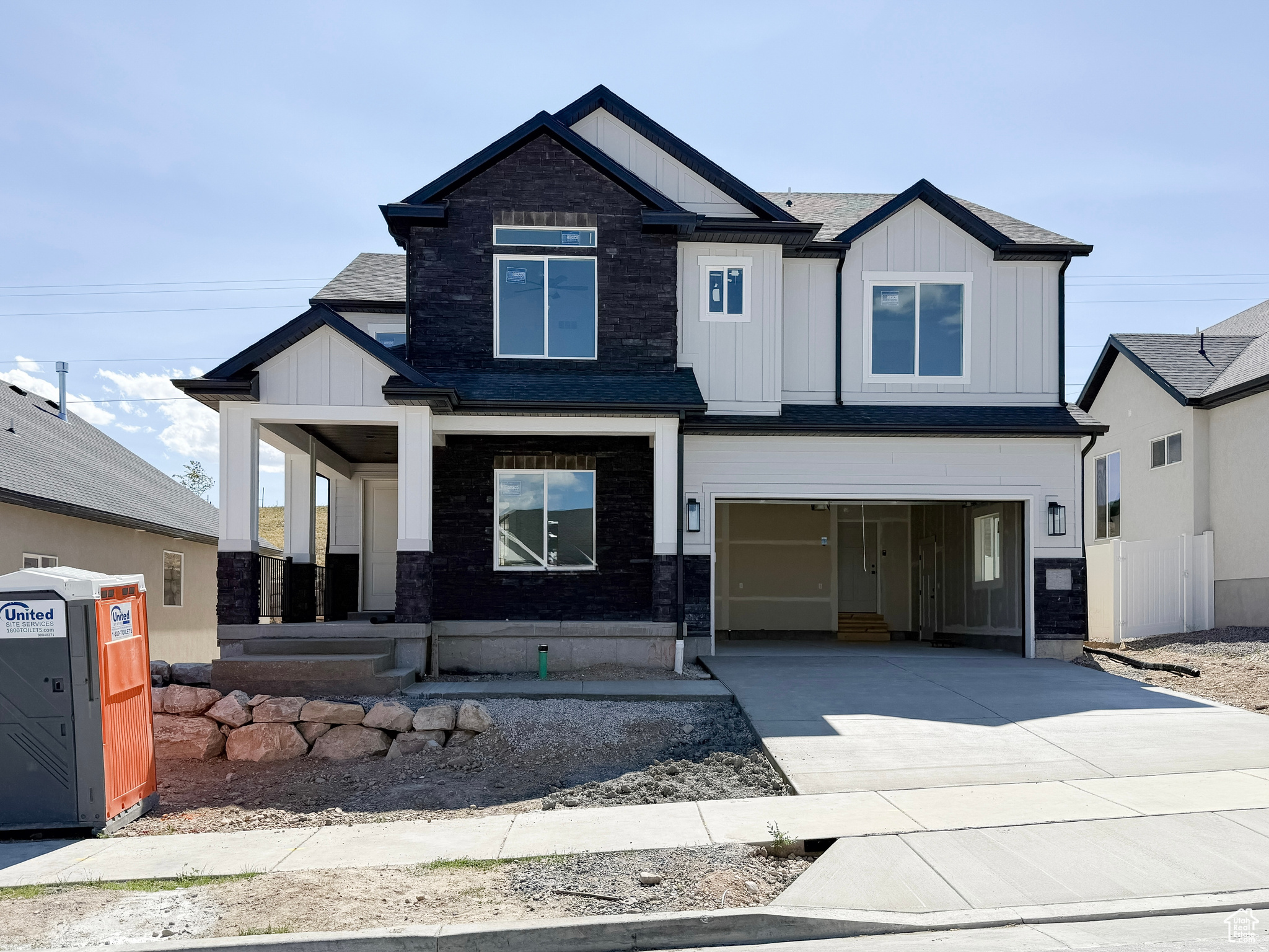 HIDDEN OAKS - Residential