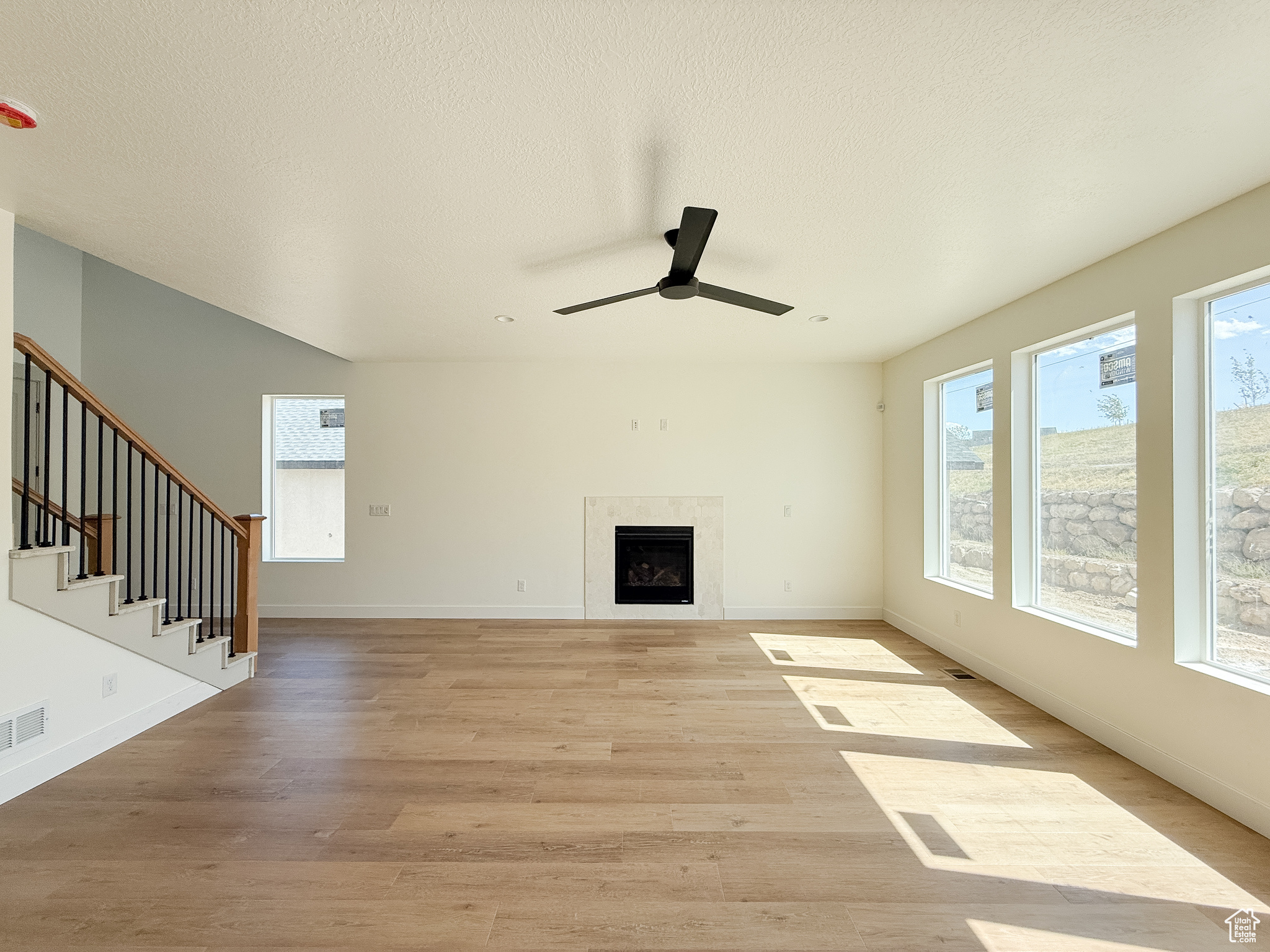 HIDDEN OAKS - Residential