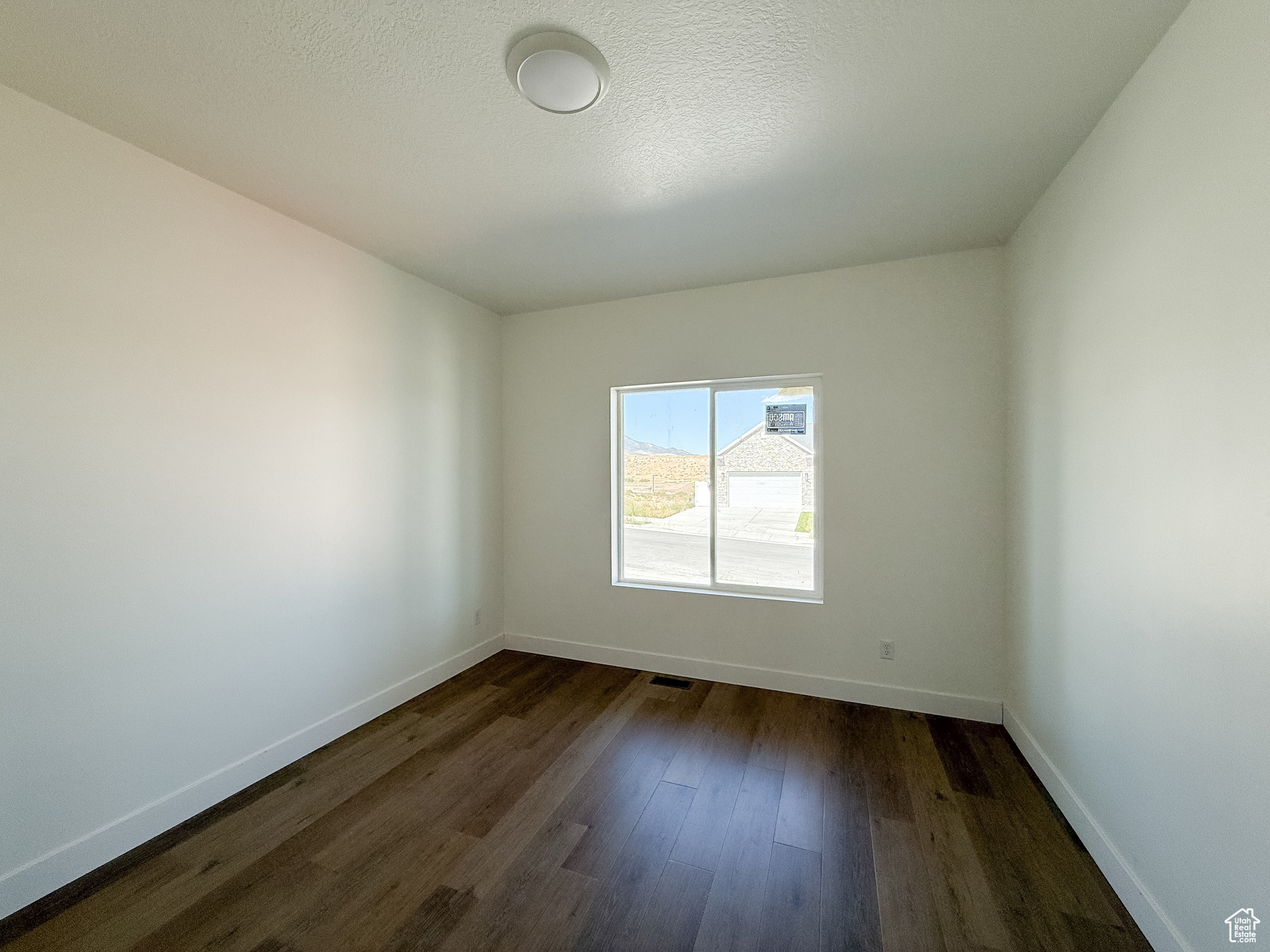 HIDDEN OAKS - Residential