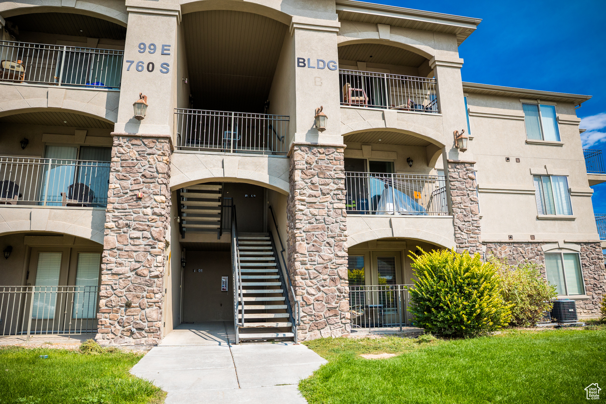 SILVER PINES CONDOMU - Residential