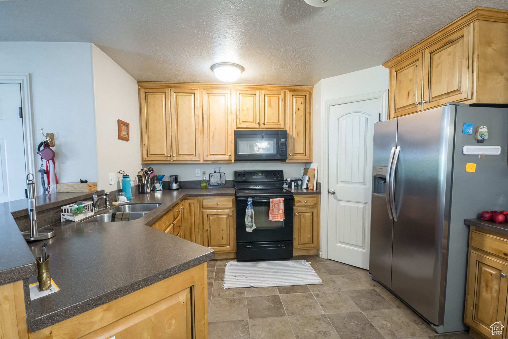 SILVER PINES CONDOMU - Residential