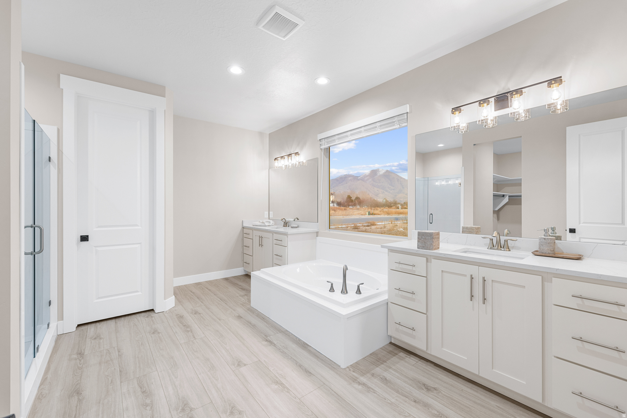 OAKRIDGE COVE - Residential