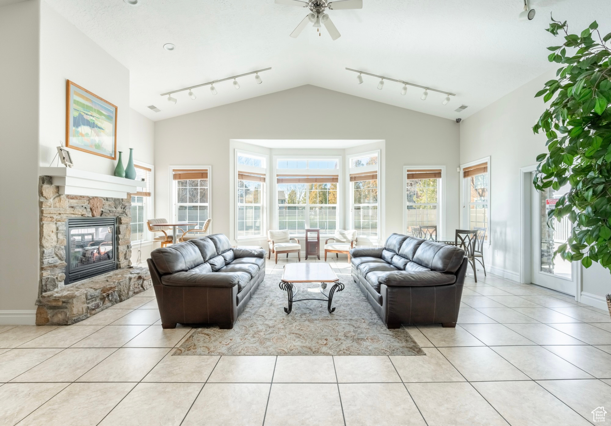 PEMBERLEY - Residential