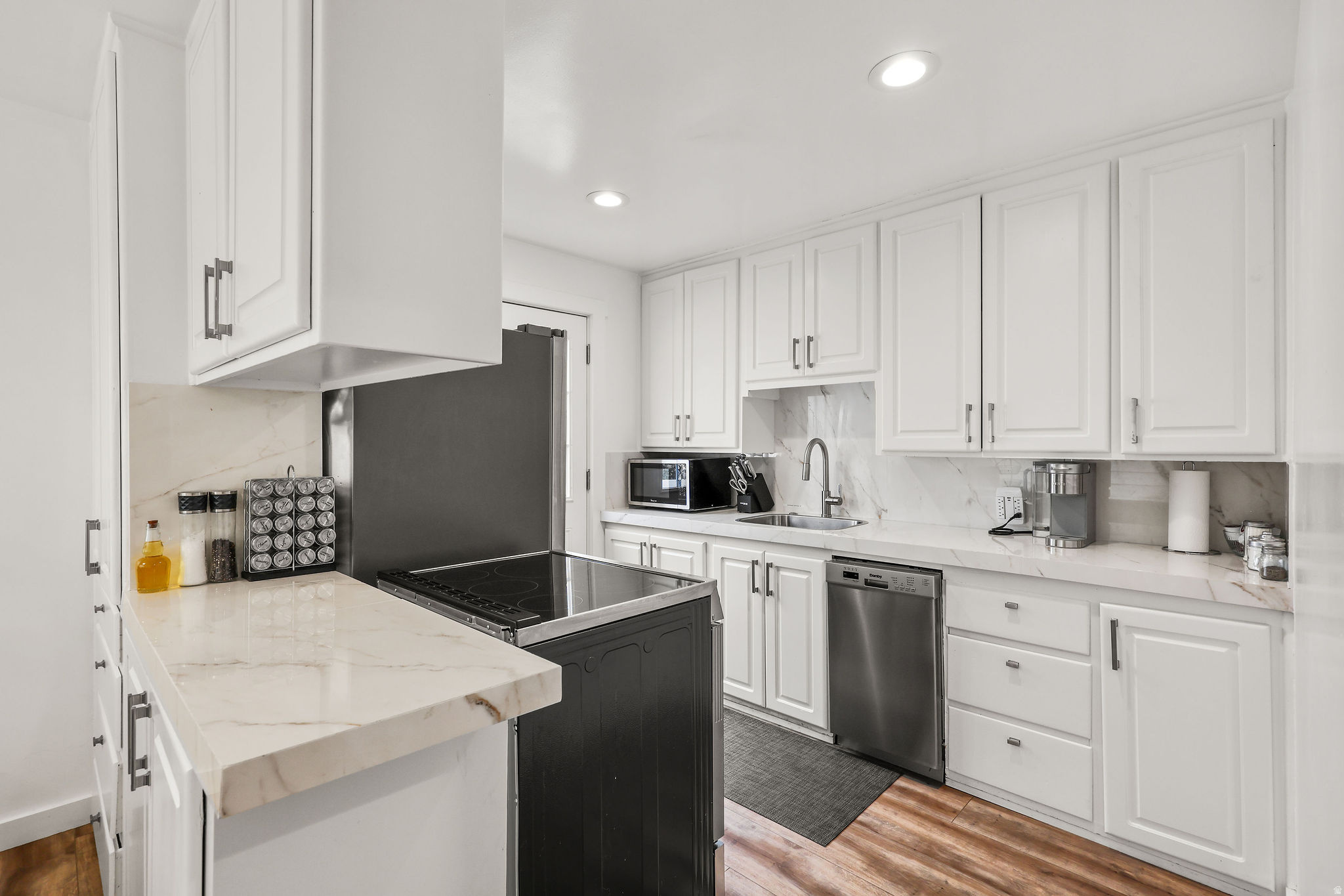 BIG FIELD - Residential