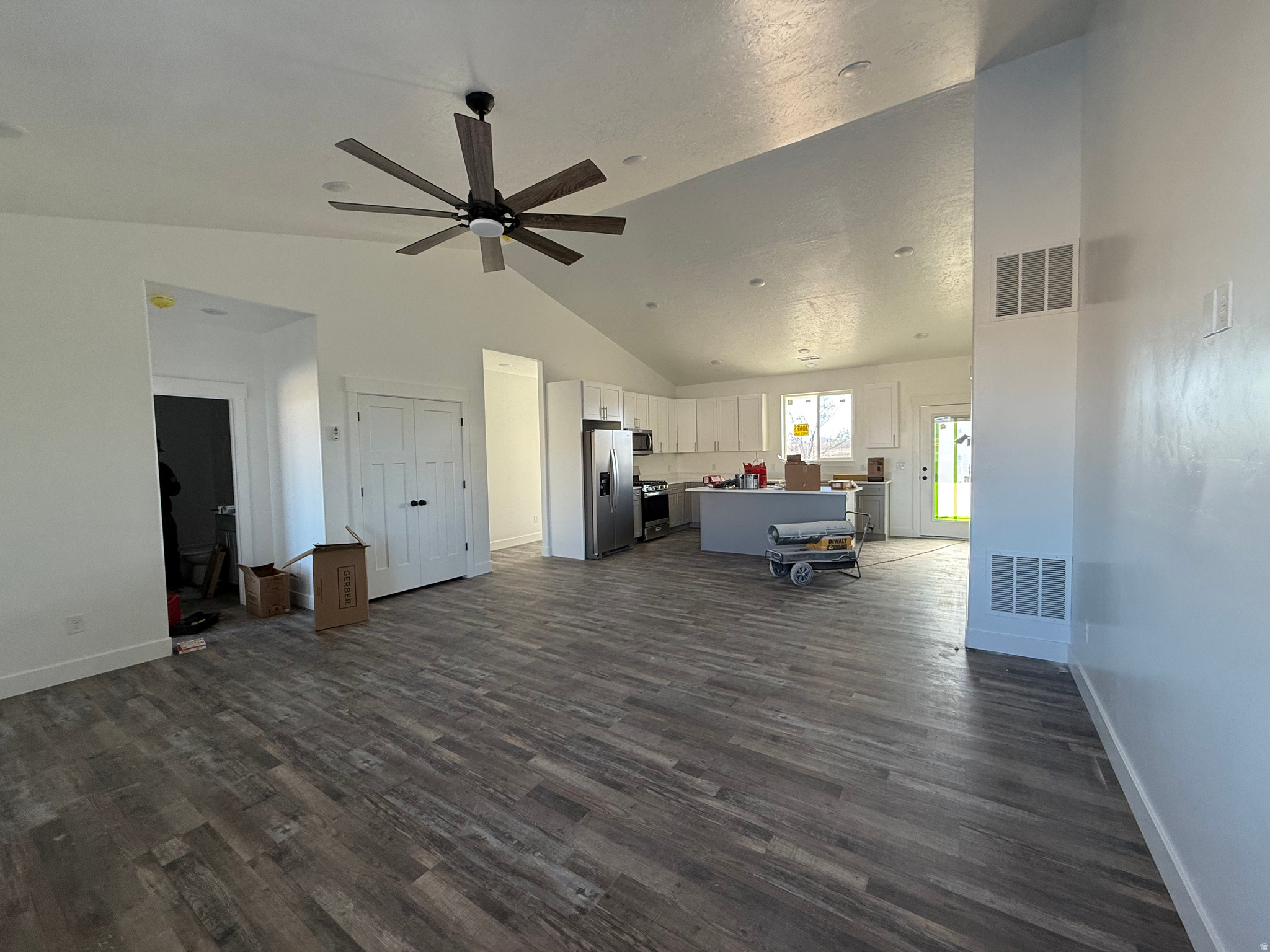 BASIN ACRES - Residential