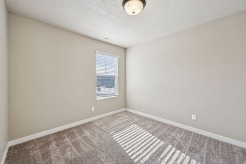 Tiny photo for 420 N MAIN ST #22, Kaysville, UT 84037 (MLS # 2142852)